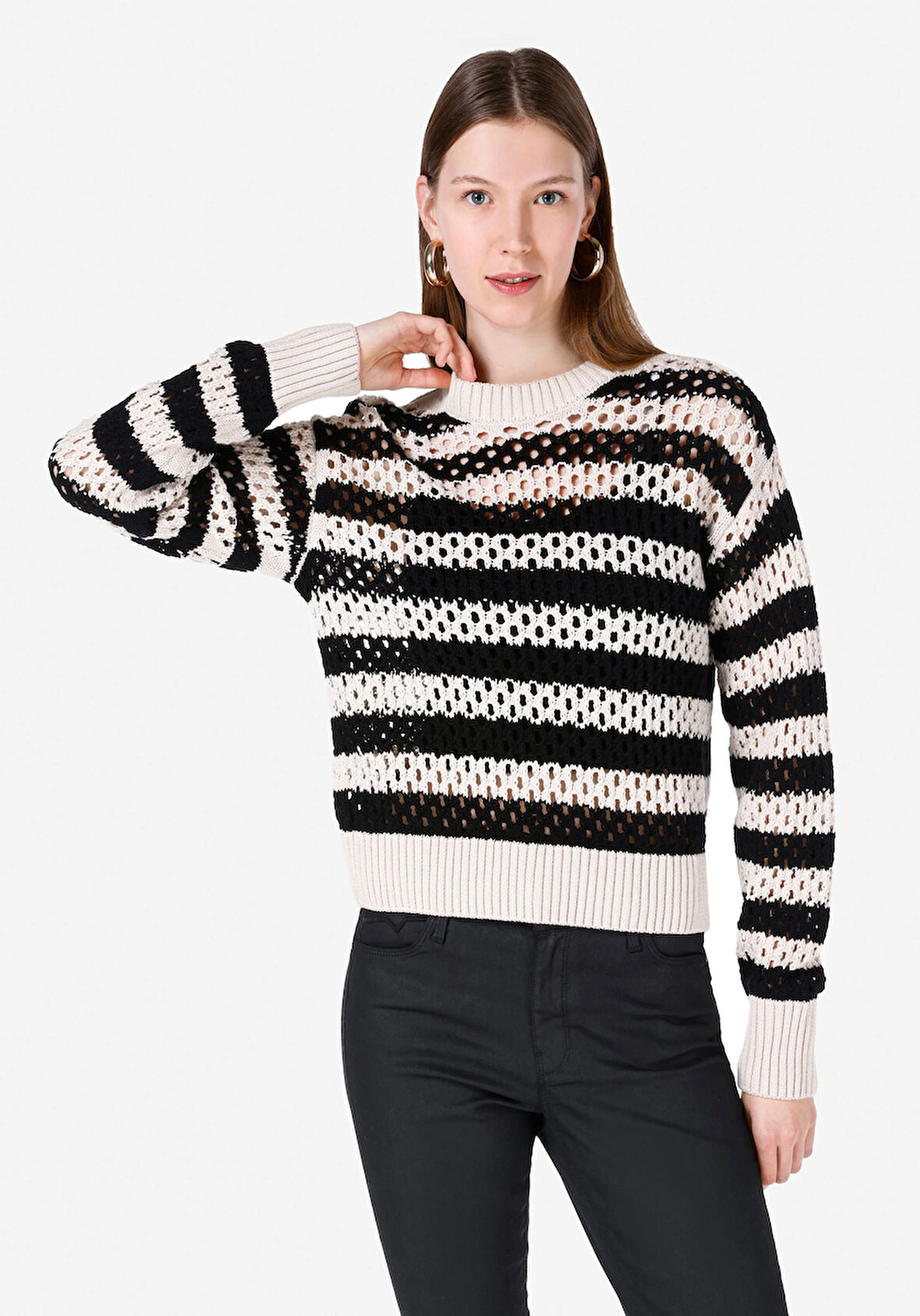 Regular Fit Yuvarlak Yaka  Kadın Siyah Kazak