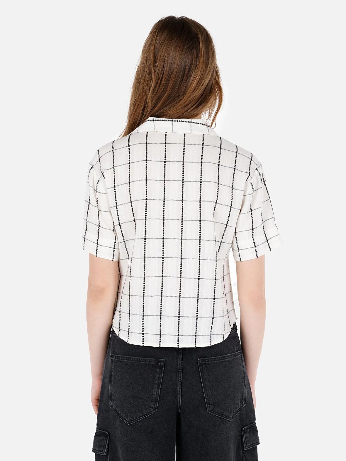 Normal Kesim Shirt Yaka Kareli Ekru Kadın Kısa Kol Gömlek Cl1067676