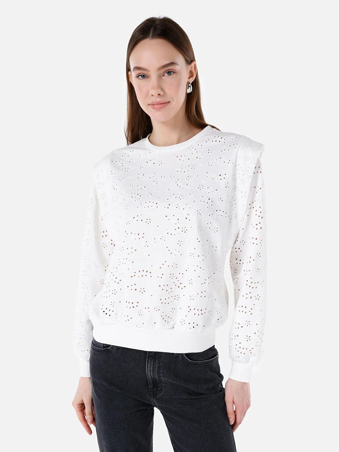 Normal Kesim Bisiklet Yaka İşlemeli Beyaz Kadın Sweatshirt Cl1067956