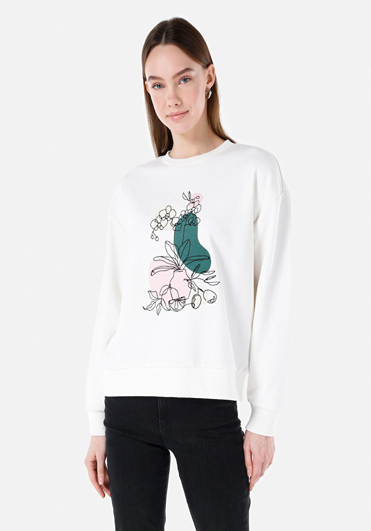 Regular Fit Yuvarlak Yaka Baskılı Kadın Beyaz Sweatshirt