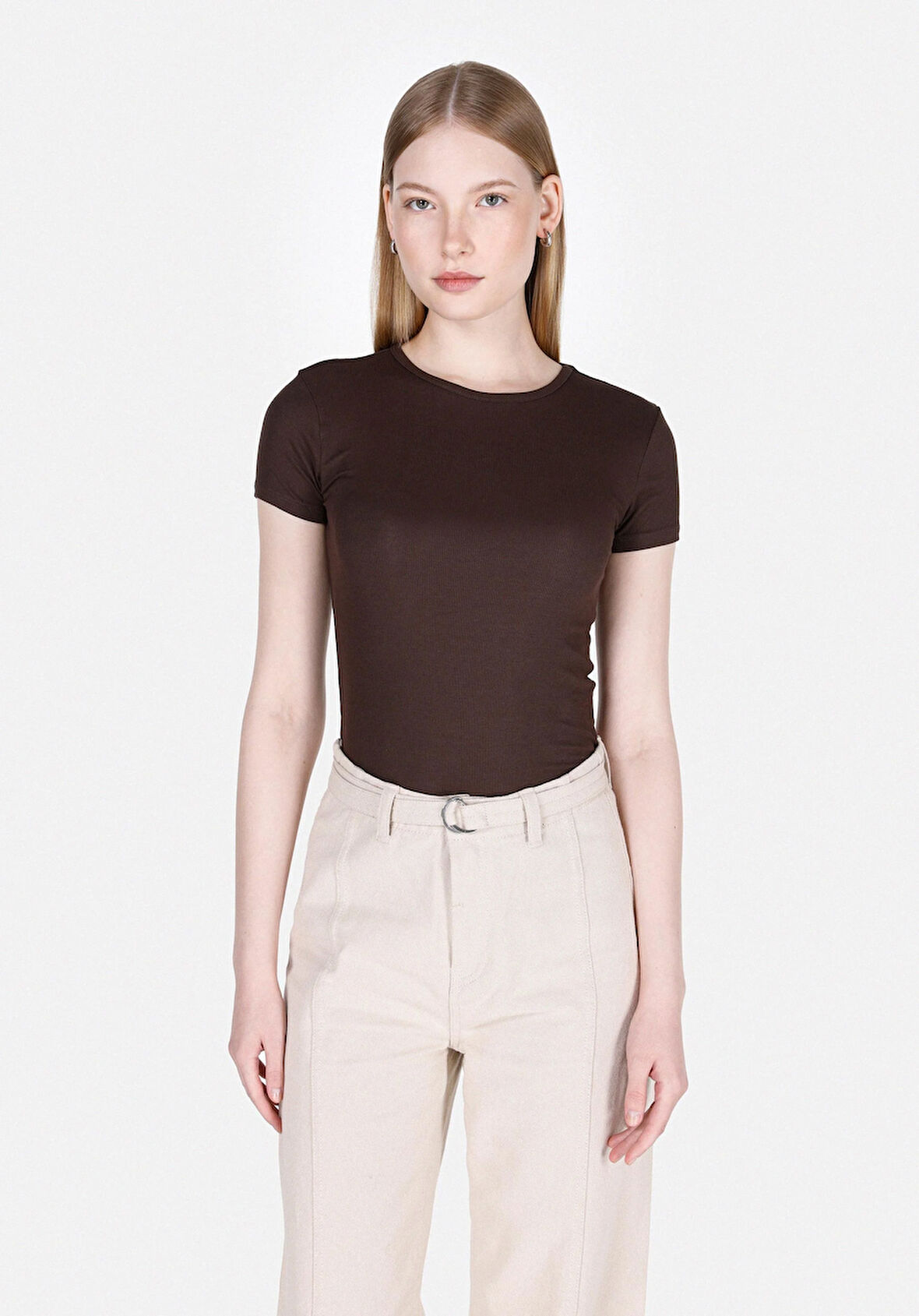 Slim Fit Yuvarlak Yaka Düz Kadın Kahverengi Kısa Kol Tişört Cl1068560