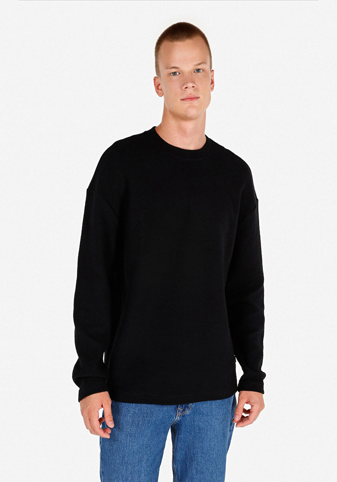 Comfort Fit Yuvarlak Yaka Jakarlı Erkek Siyah Uzun Kol Tişört