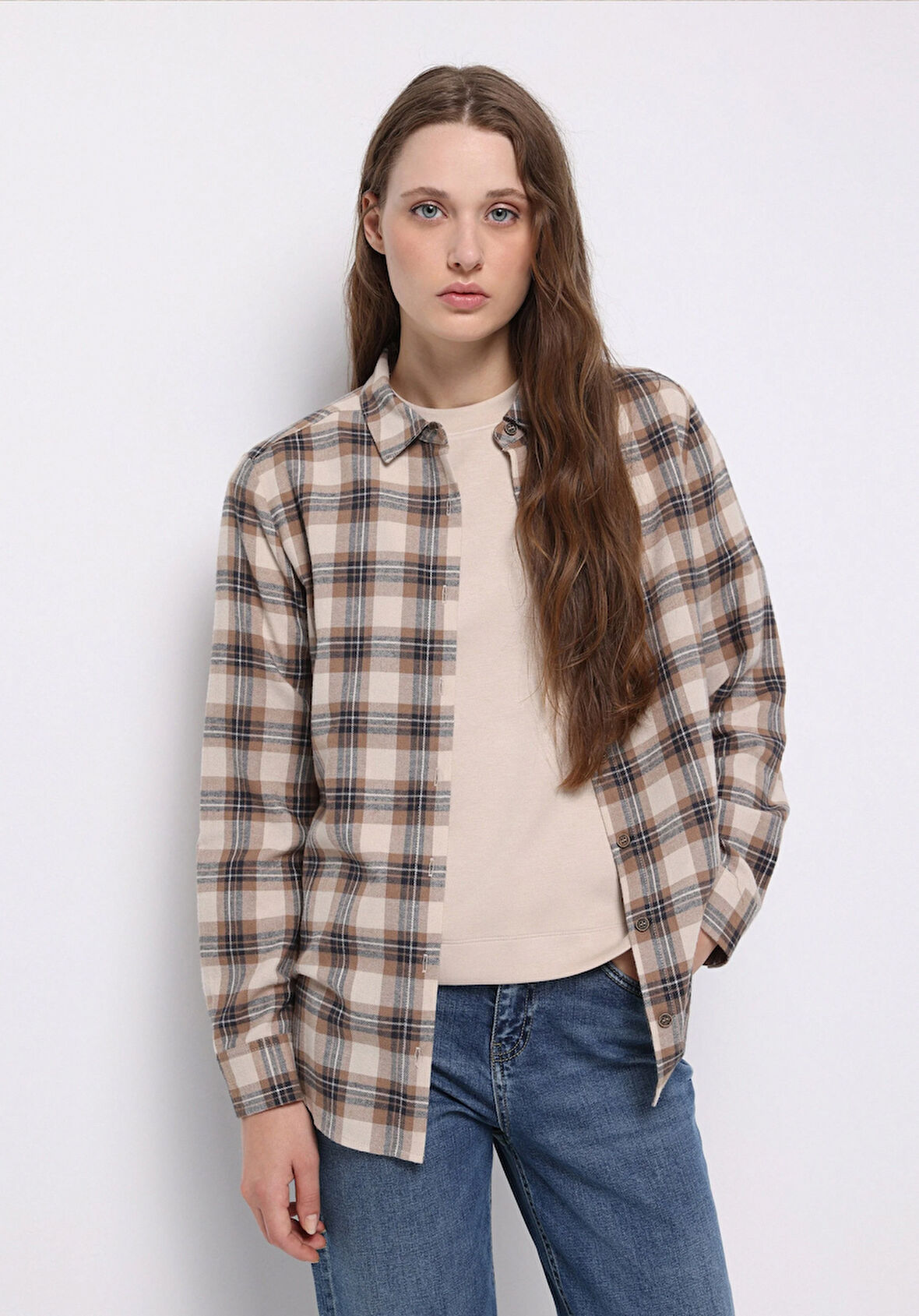 Regular Fit Shirt Neck Ekoseli Kadın Bej Uzun Kol Gömlek