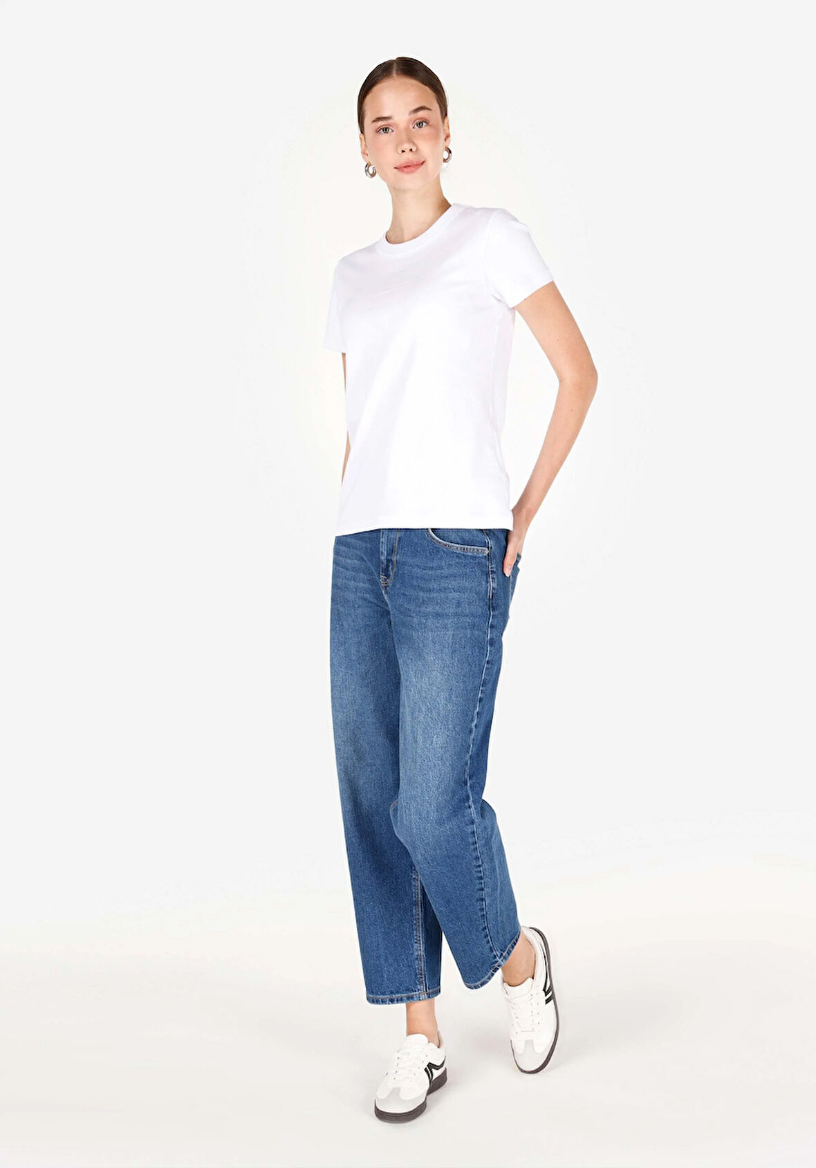 Barrel Fit Orta Bel Düz Paça Kadın İndigo Jean Pantolon