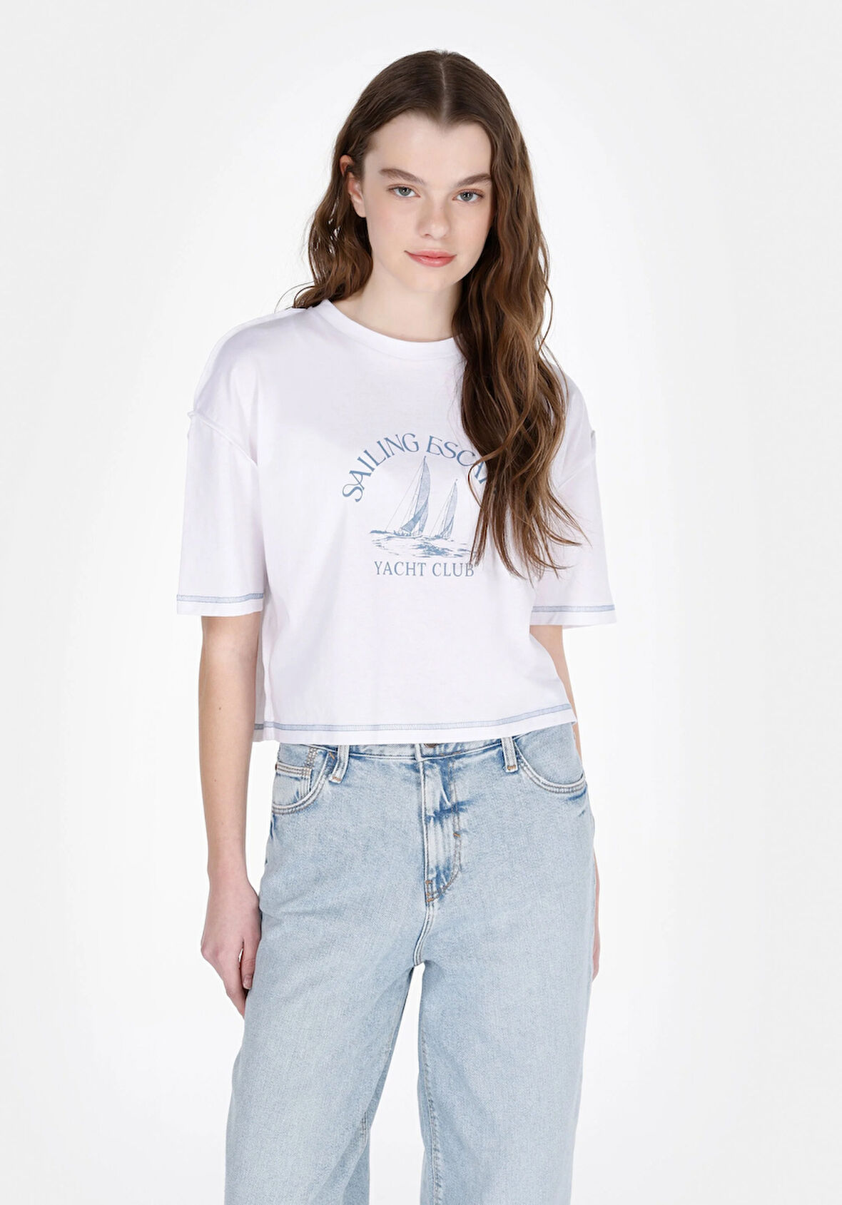 Comfort Fit Yuvarlak Yaka Baskılı Kadın Beyaz Kısa Kol Tişört