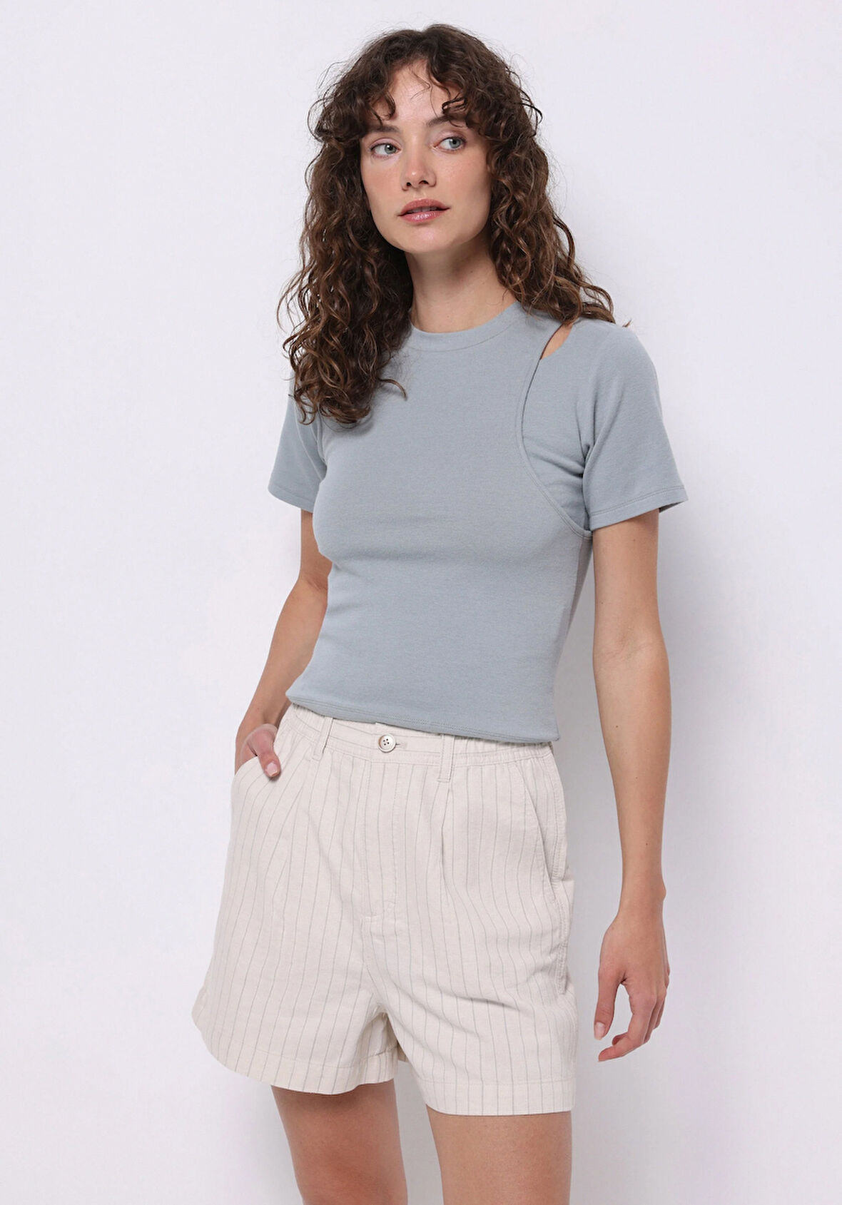 Slim Fit Yuvarlak Yaka Düz Kadın Yeşil Kısa Kol Tişört