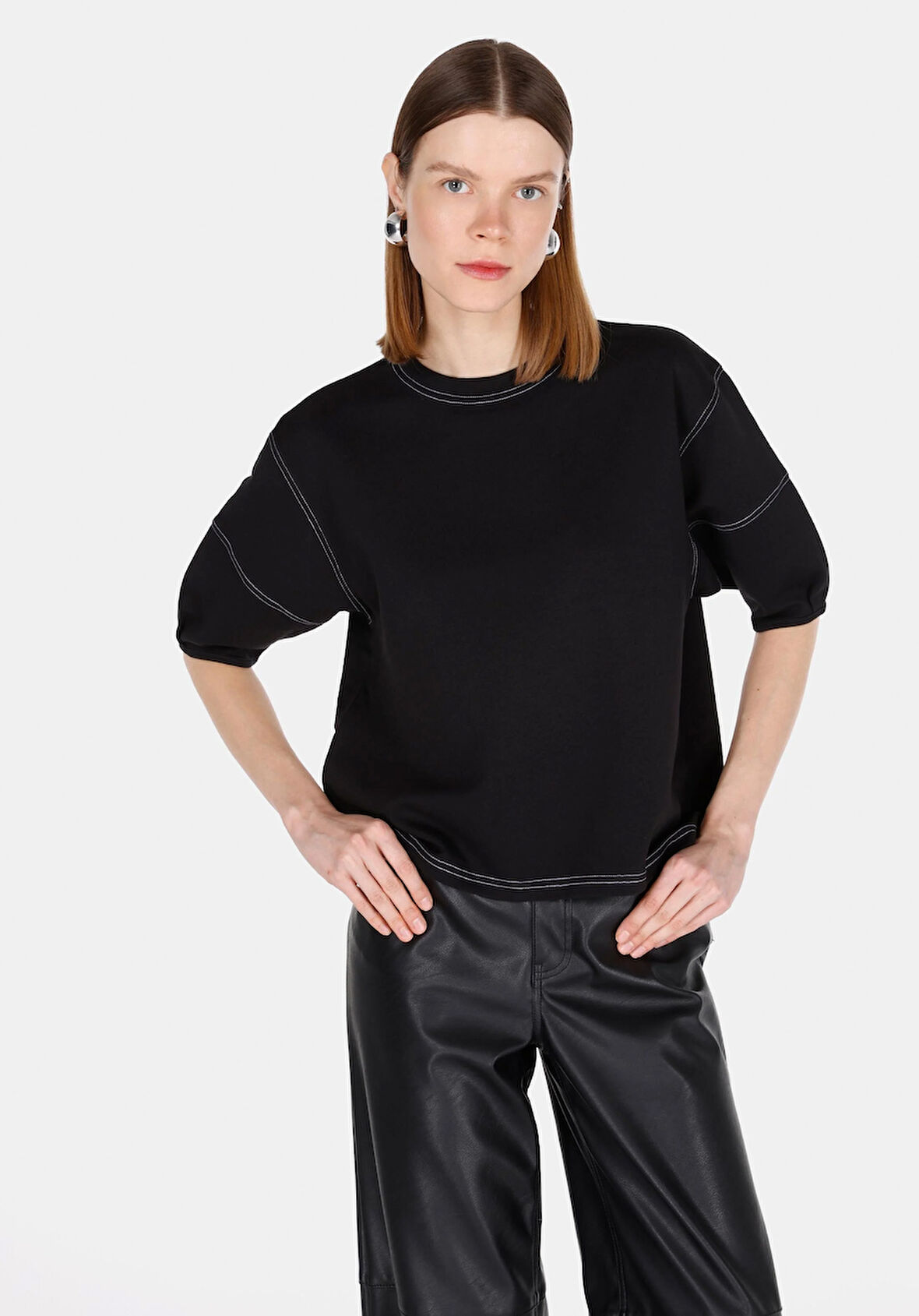 Regular Fit Yuvarlak Yaka Düz Kadın Siyah Kısa Kol Tişört Cl1073203