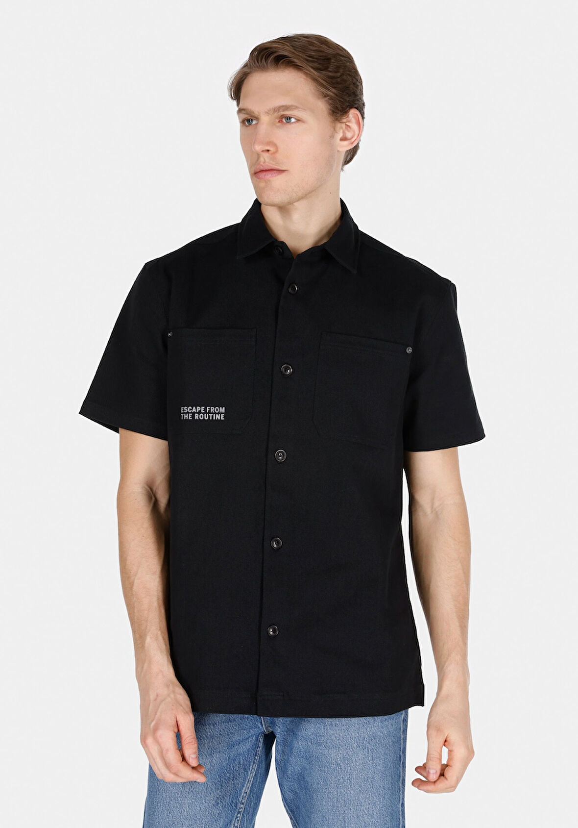 Comfort Fit Shirt Neck Düz Erkek Siyah Kısa Kol Gömlek