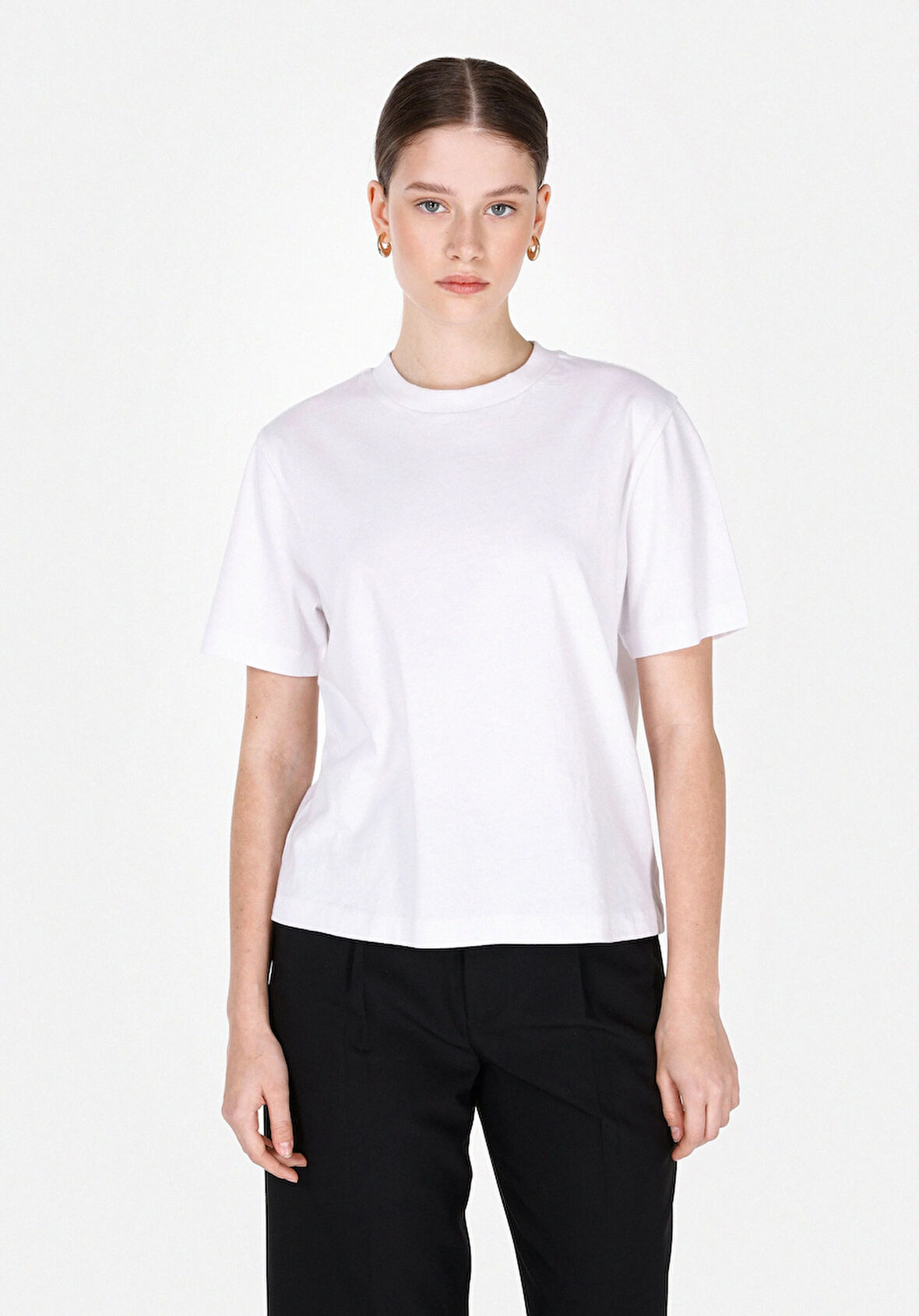 Regular Fit Yuvarlak Yaka Düz Kadın Beyaz Kısa Kol Tişört Cl1073445