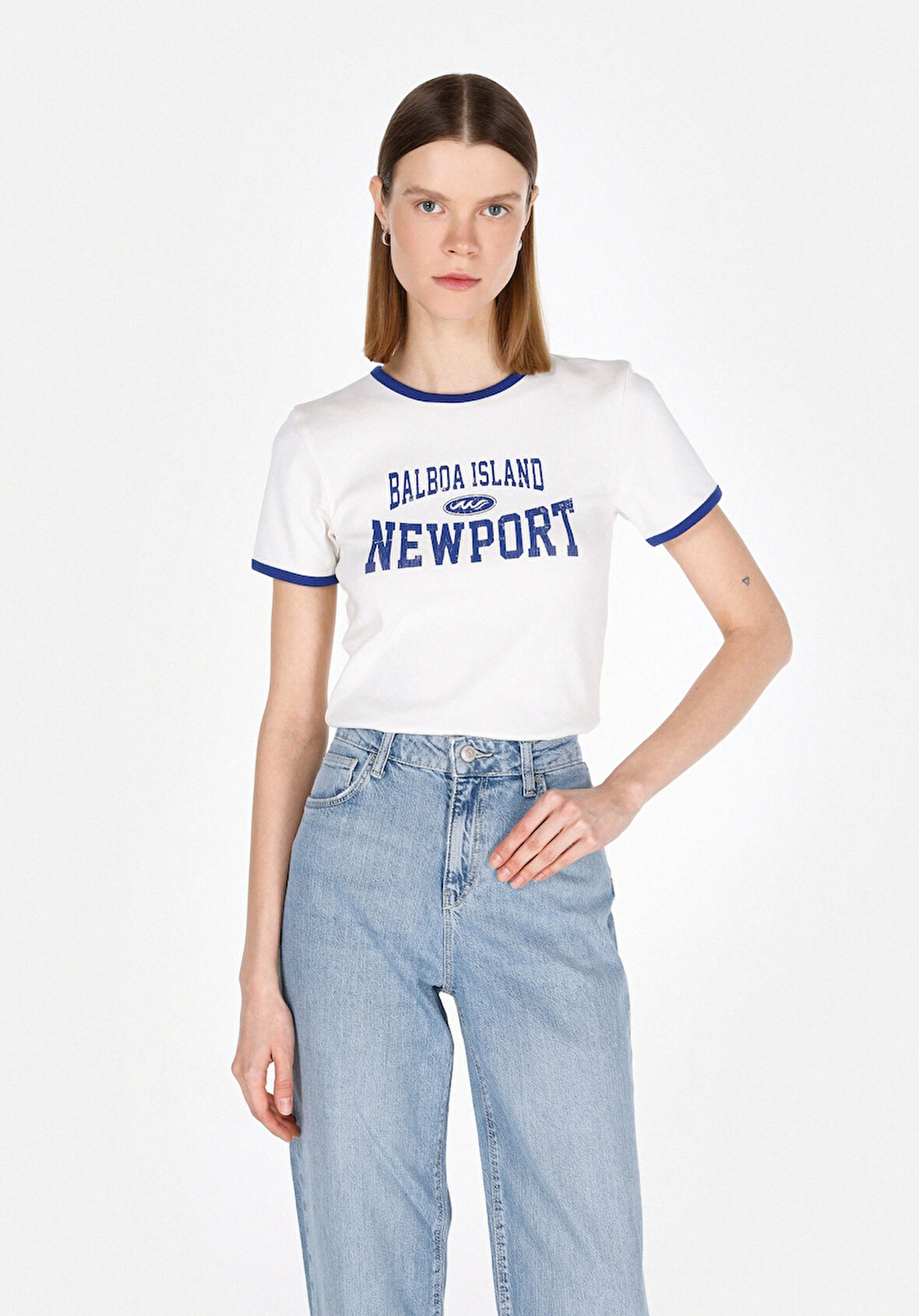 Slim Fit Yuvarlak Yaka Baskılı Kadın Beyaz Kısa Kol Tişört Cl1073471