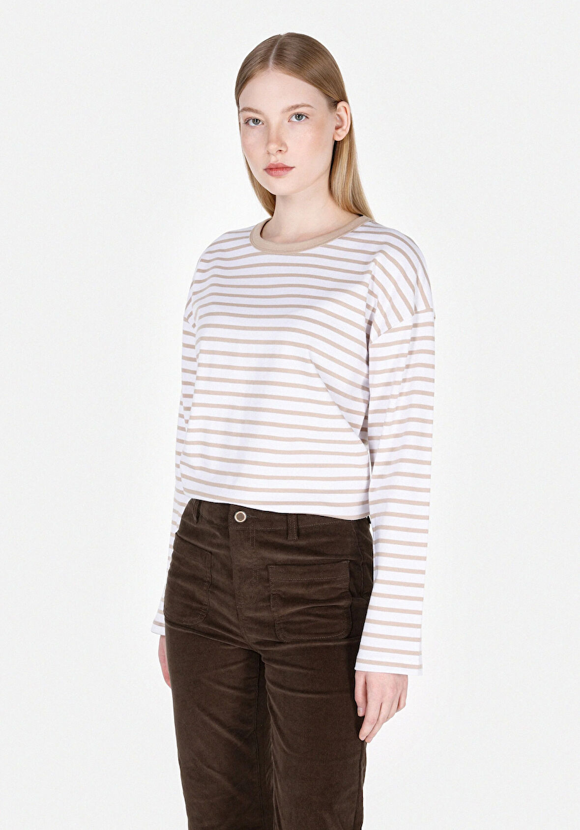 Regular Fit Yuvarlak Yaka Çizgili Kadın Bej Uzun Kol Tişört Cl1073949