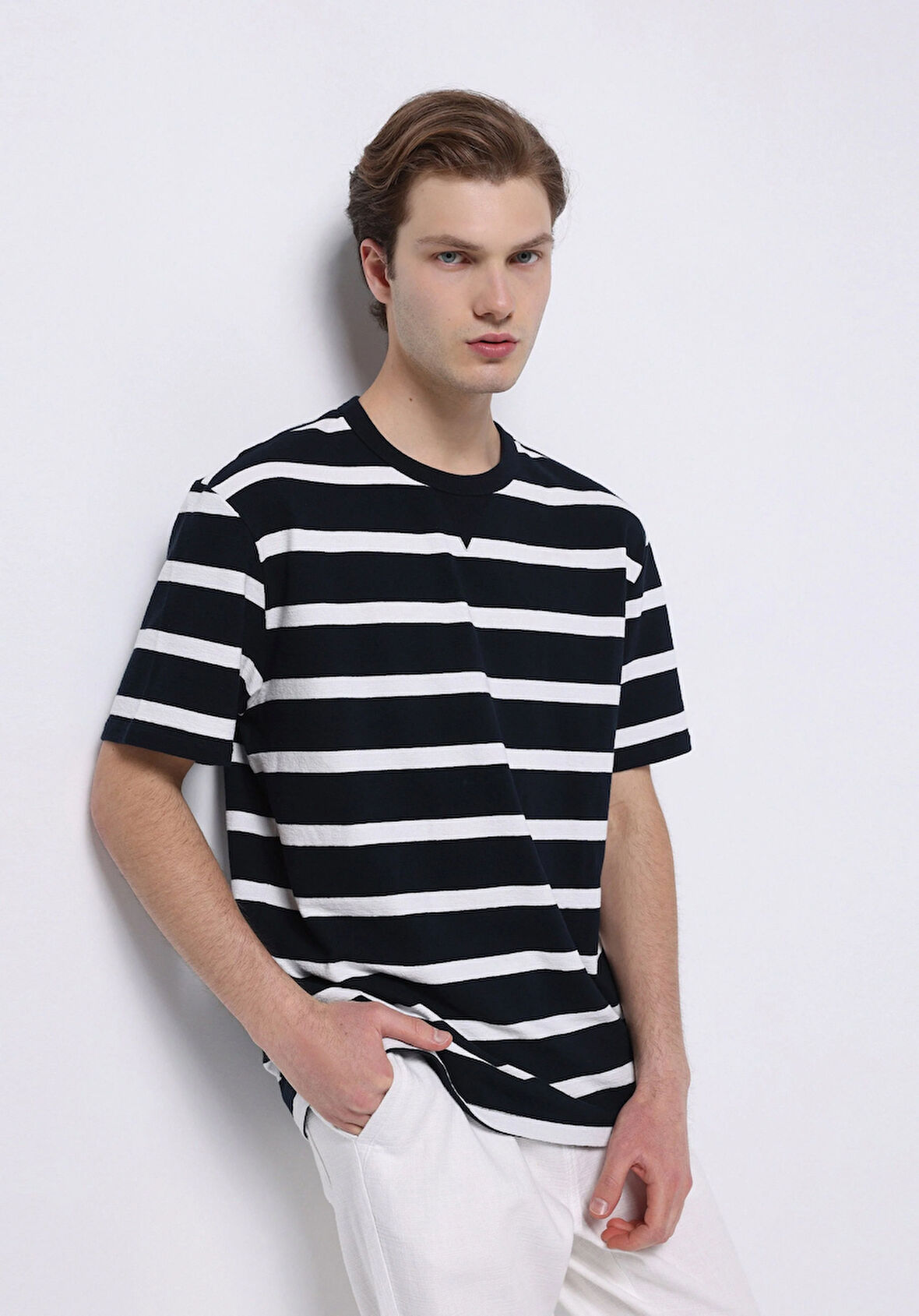 Comfort Fit Yuvarlak Yaka Çizgili Erkek Lacivert Cepsiz Kısa Kol Tişört