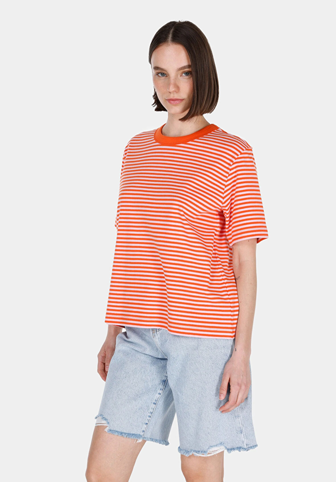 Regular Fit Yuvarlak Yaka Çizgili Kadın Kirmizi Kısa Kol Tişört
