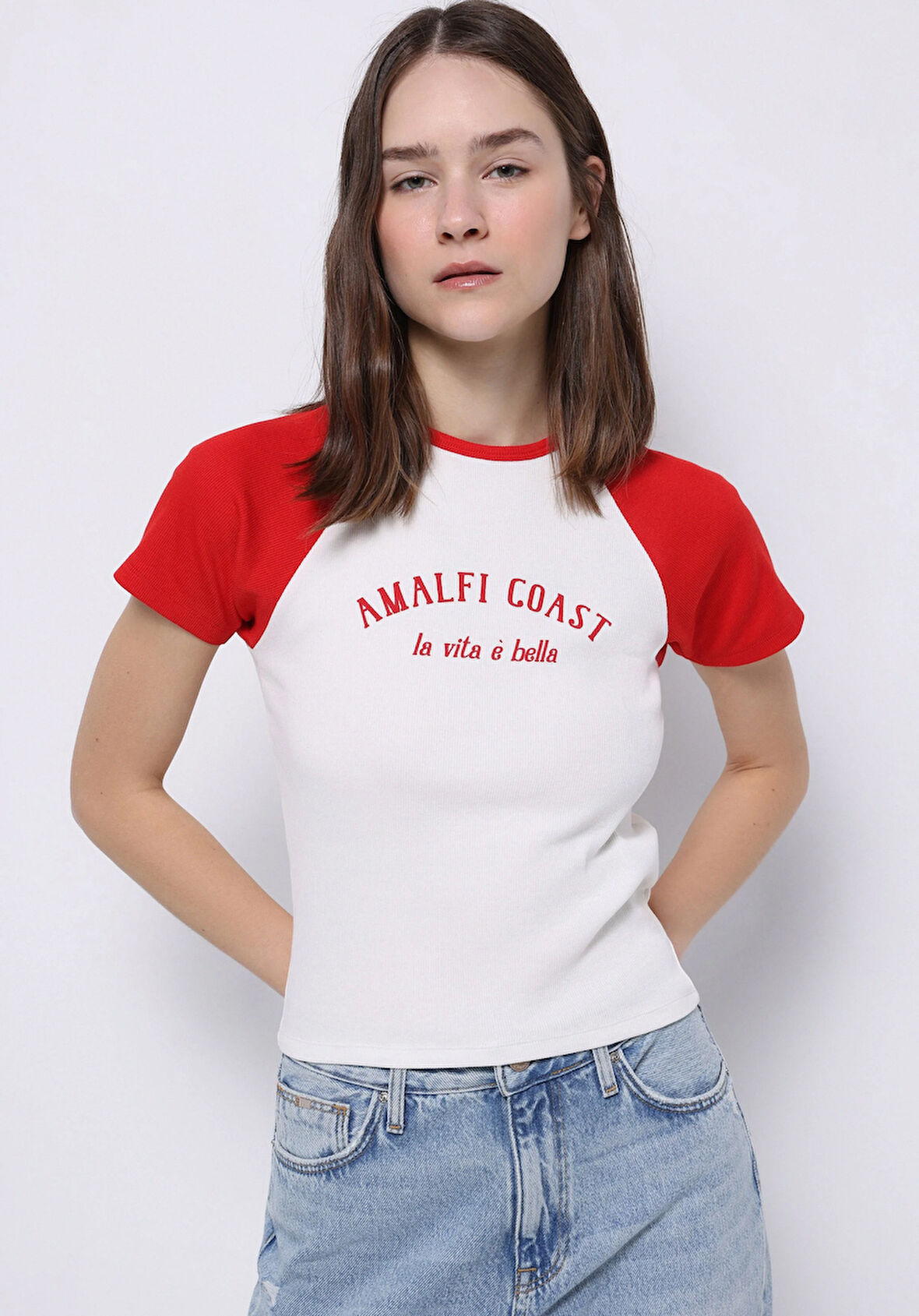 Slim Fit Yuvarlak Yaka Baskılı Kadın Beyaz Kısa Kol Tişört