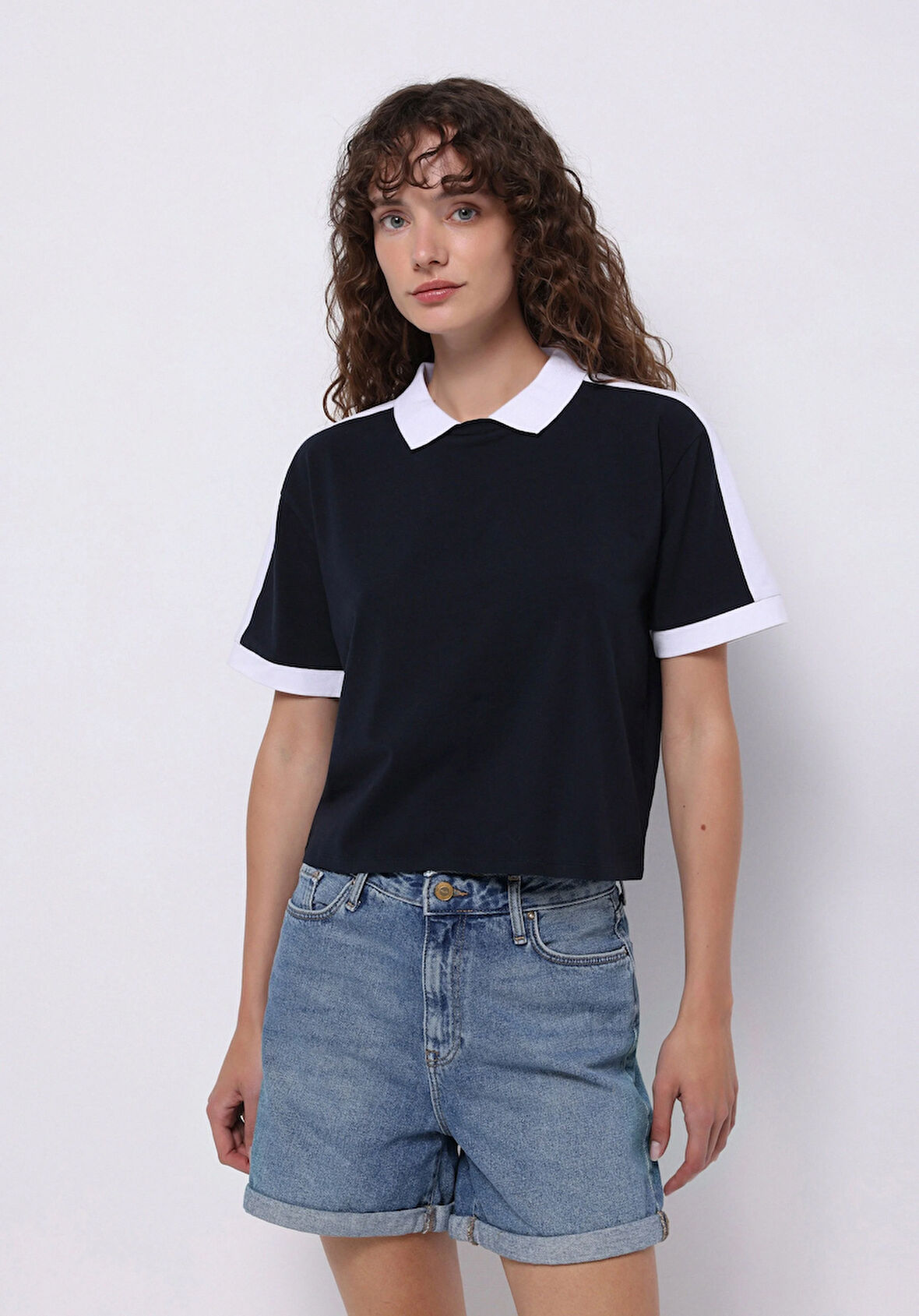 Regular Fit Polo Yaka Düz Kadın Lacivert Kısa Kol Tişört
