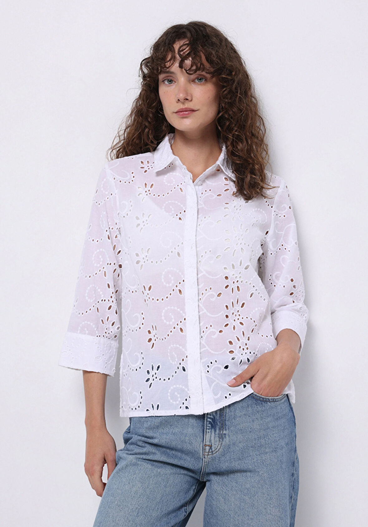 Regular Fit Shirt Neck Nakışlı Kadın Beyaz Uzun Kol Gömlek