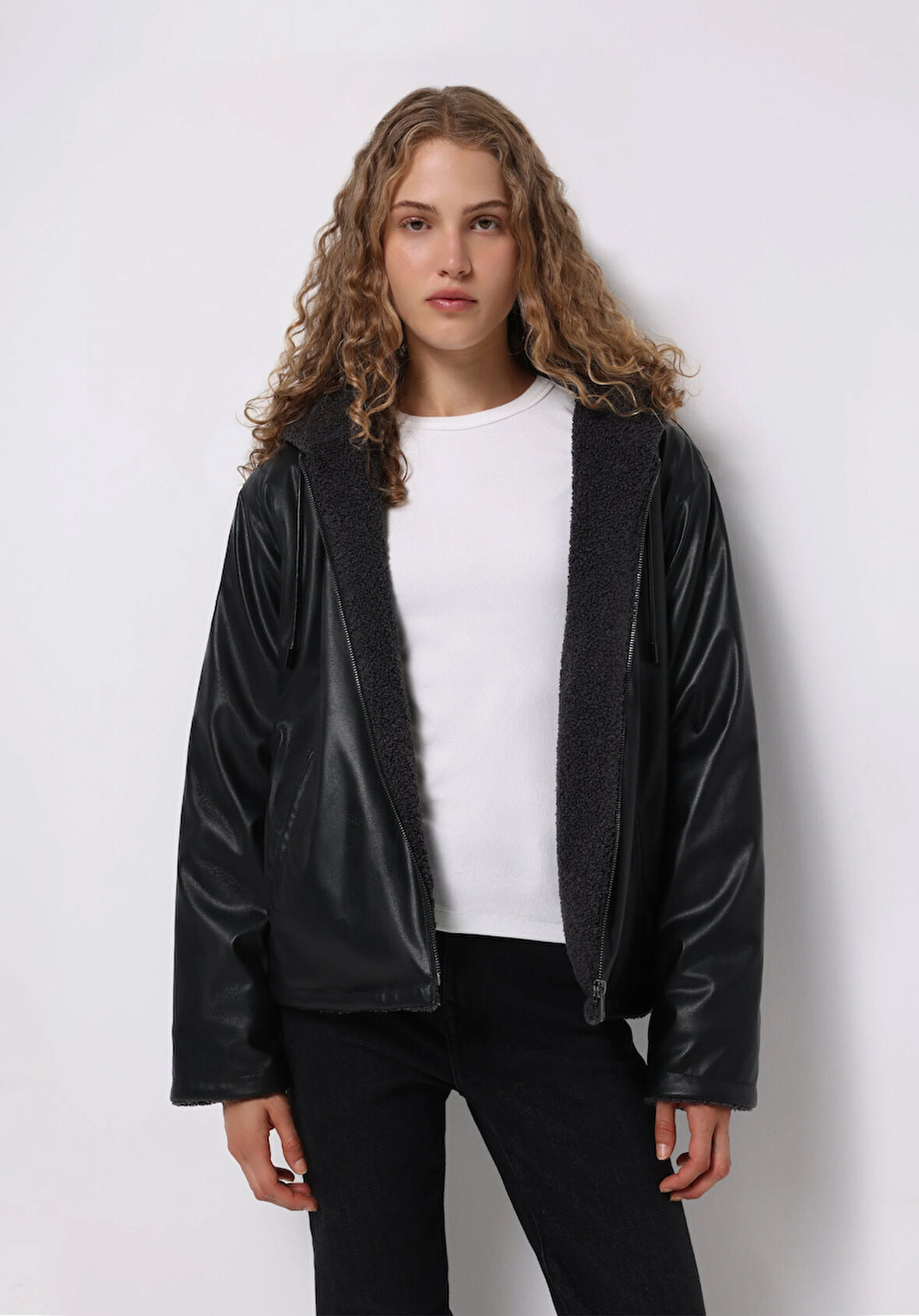 Regular Fit Kapüşonlu Fermuarlı Astarlı Çift Yönlü Kadın Antrasit Mont Pu