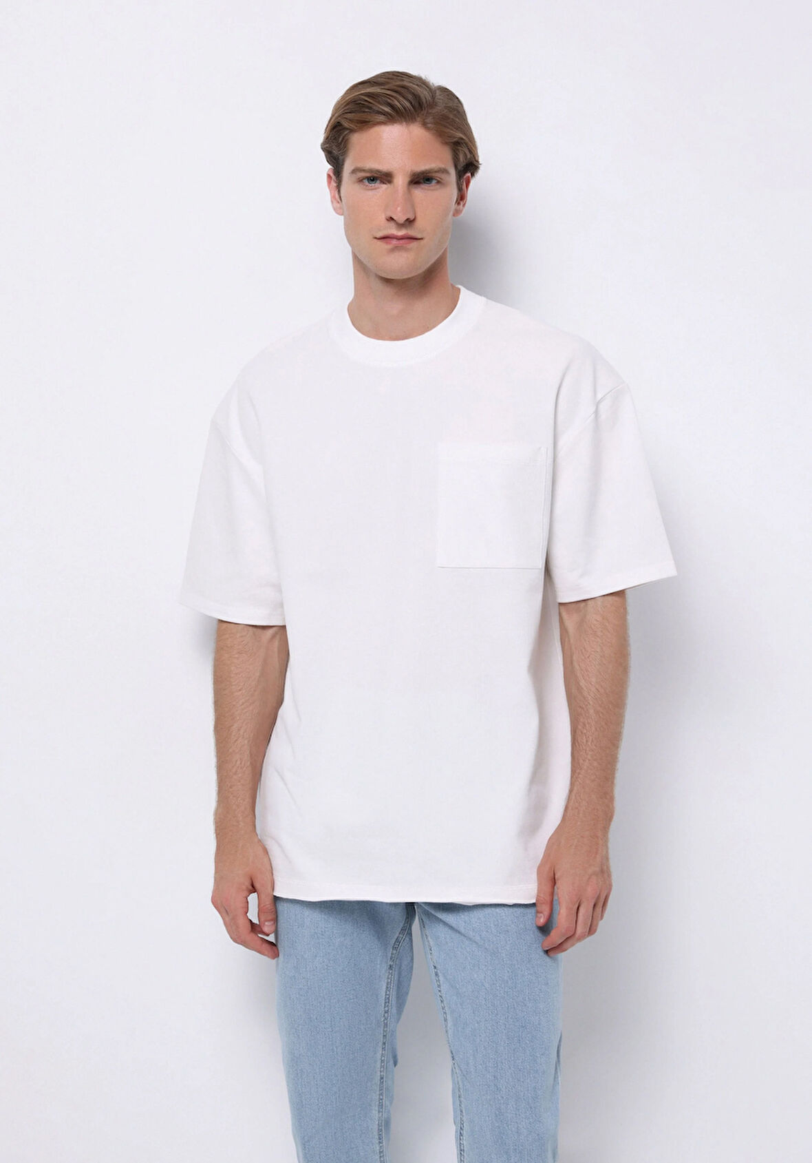 Oversize Fit Yuvarlak Yaka Düz Erkek Beyaz Kısa Kol Tişört