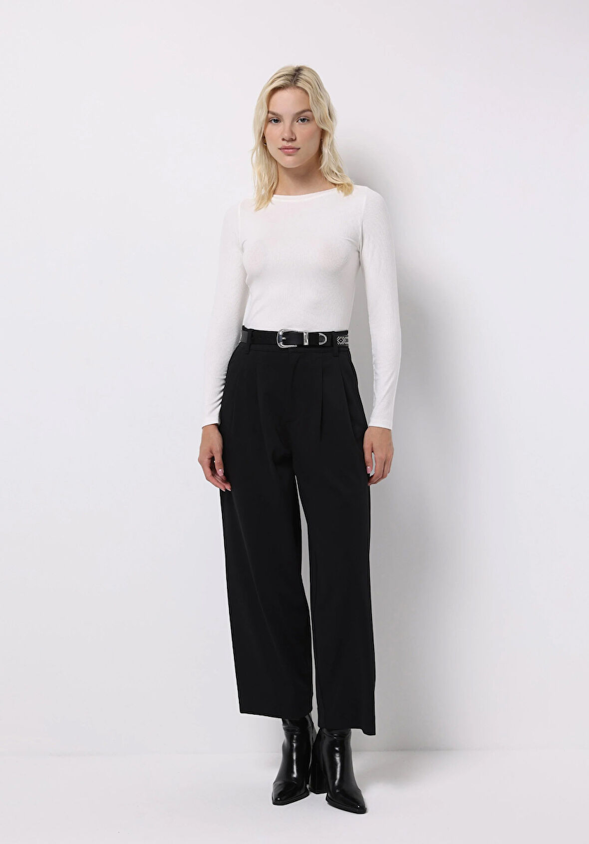 Regular Fit Yüksel Bel Düz Paça Kadın Siyah  Pantolon