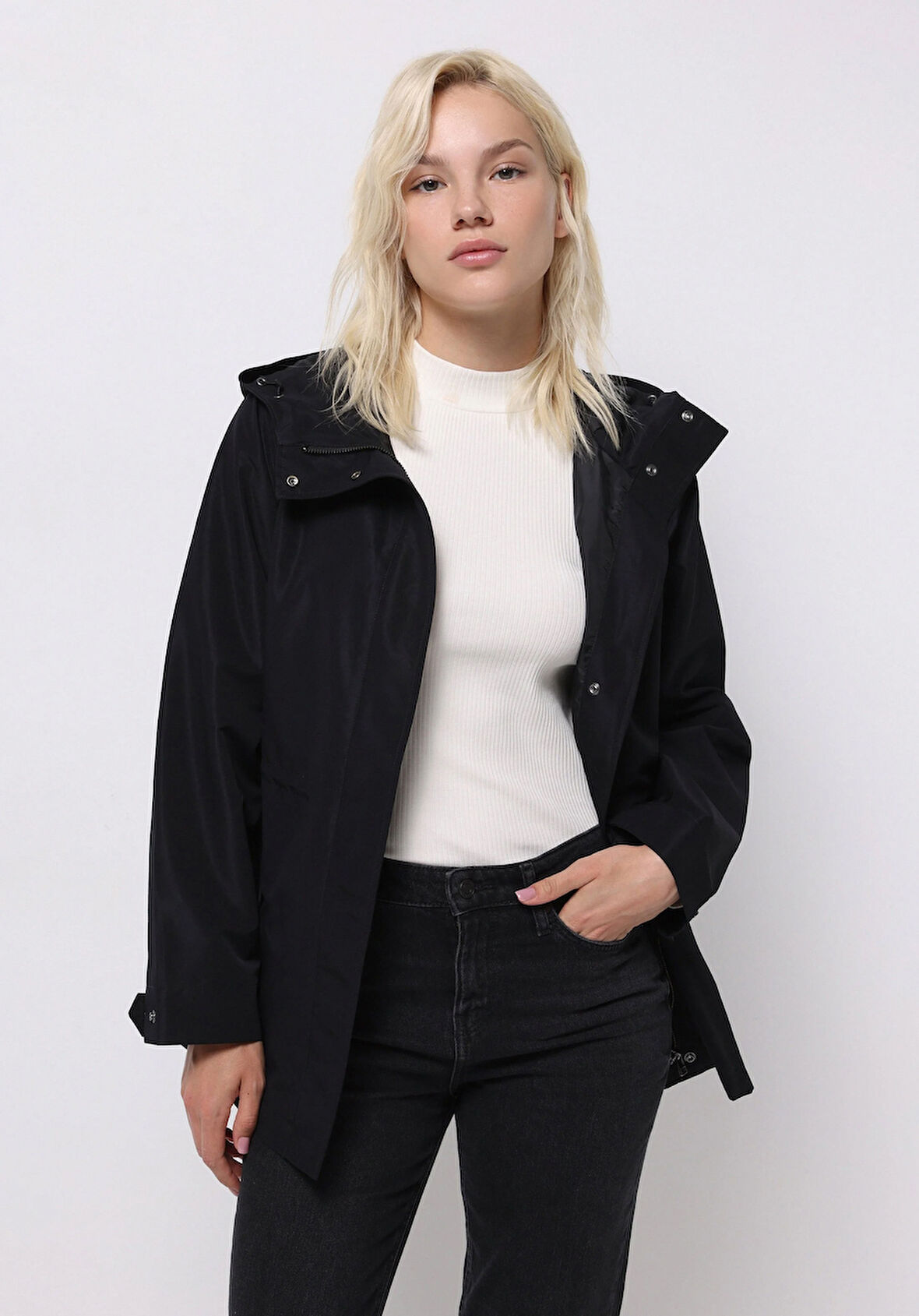 Regular Fit     Kadın Siyah Yağmurluk