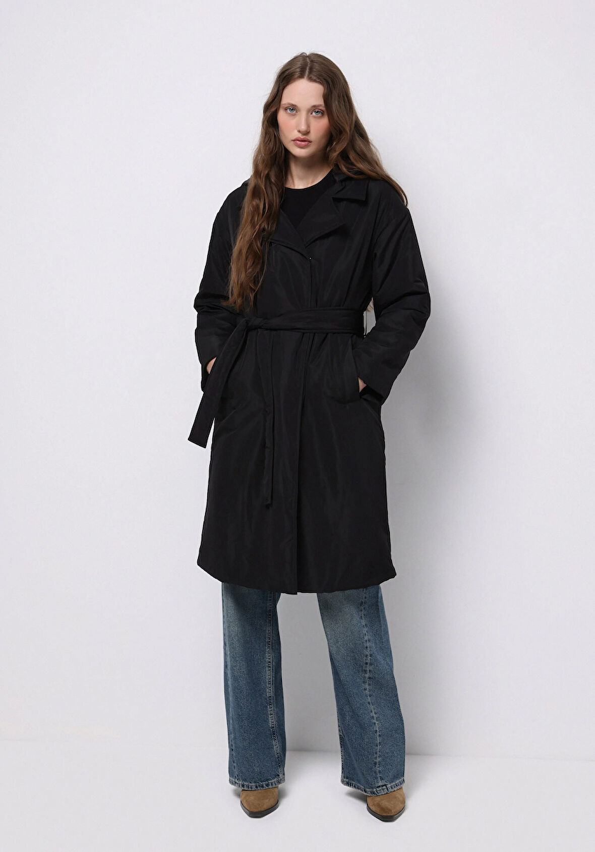 Regular Fit Kapüşonlu Fermuarlı Astarlı Çıkarılabilir Kapüşonlu Kadın Siyah Kaban