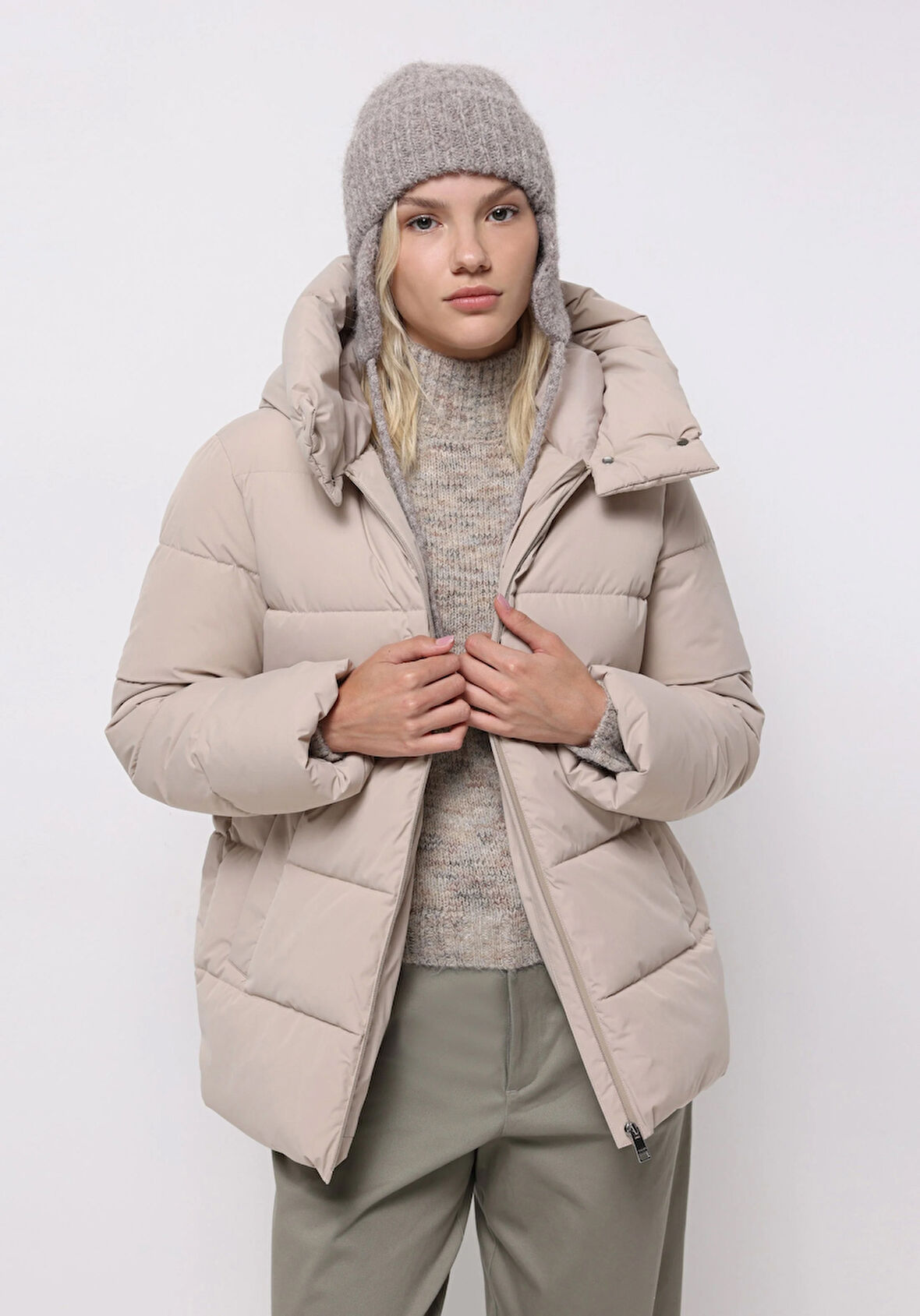 Regular Fit Kapüşonlu Fermuarlı Astarlı Suya Dayanıklı Kadın Bej Mont