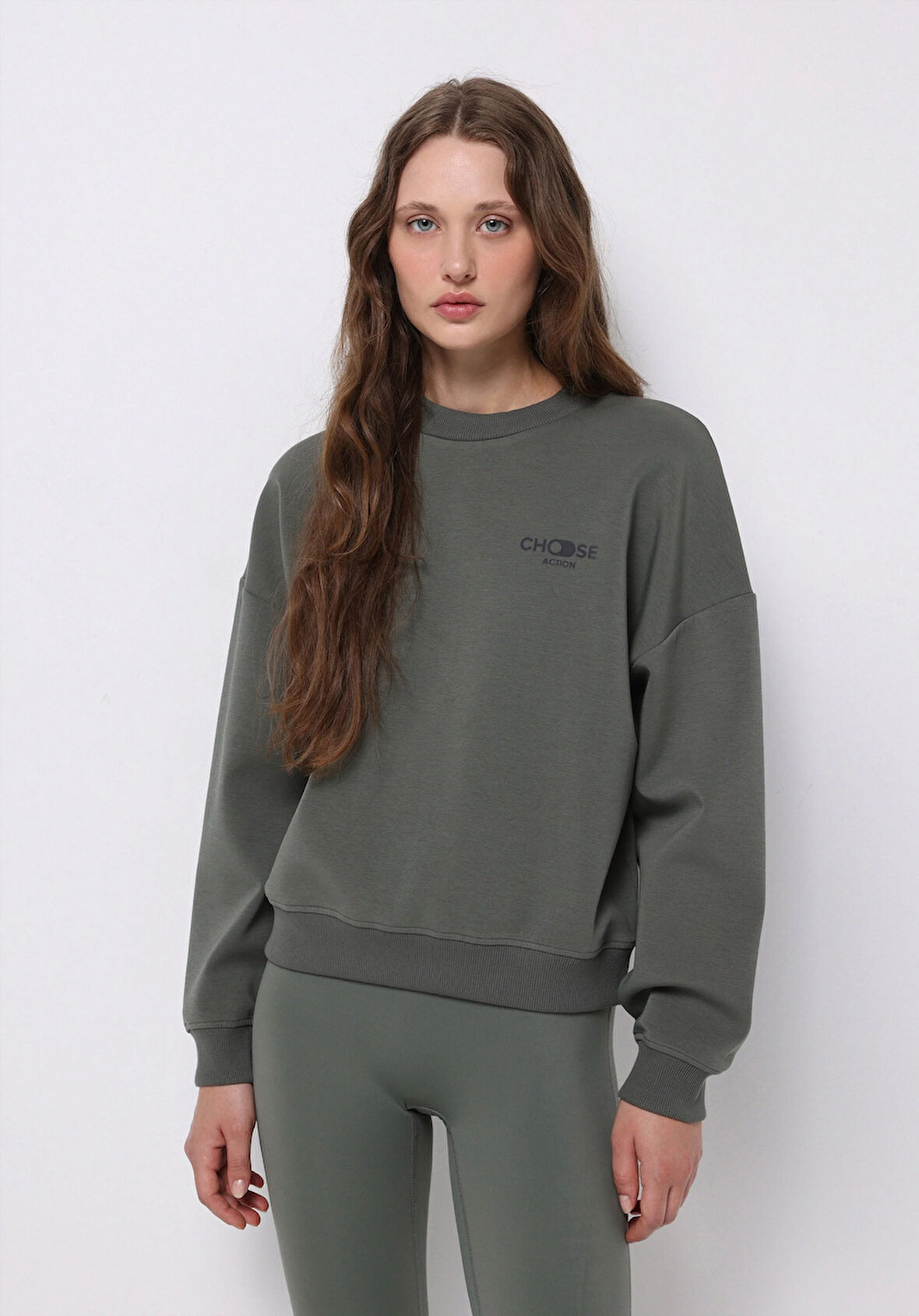 Regular Fit Yuvarlak Yaka Nakışlı Kadın Yeşil Sweatshirt