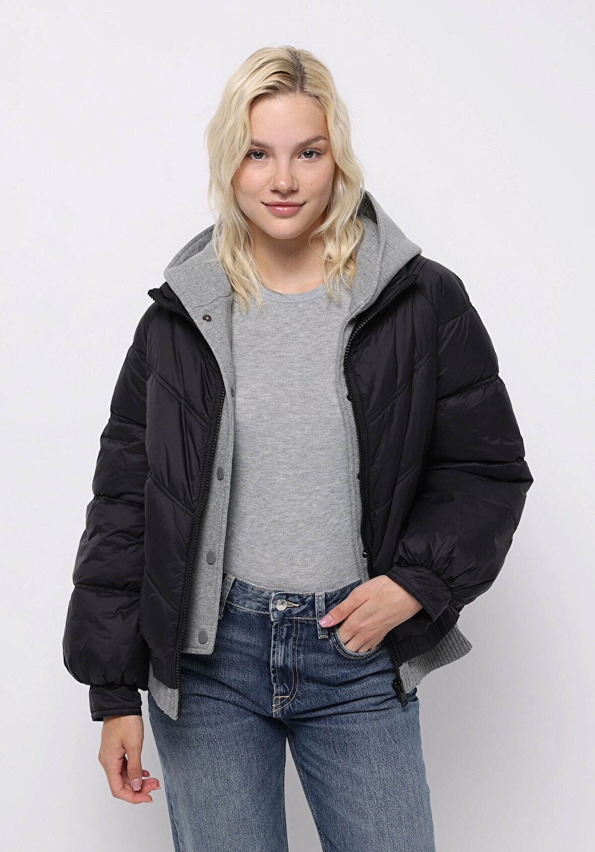Regular Fit Kapüşonlu Fermuarlı Astarlı Suya Dayanıklı Kadın Siyah Mont