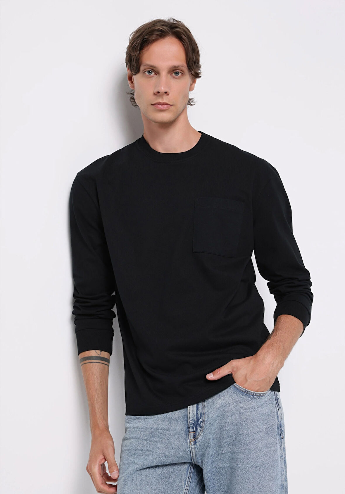 Comfort Fit Yuvarlak Yaka Düz Erkek Siyah Uzun Kol Tişört