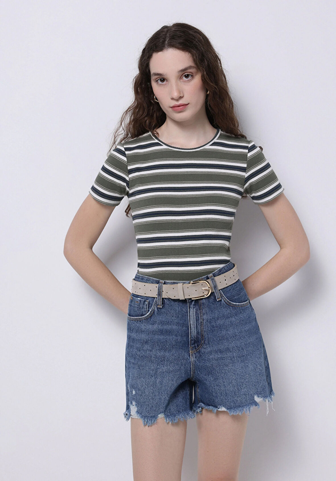 Slim Fit Yuvarlak Yaka Çizgili Kadın Yeşil Kısa Kol Tişört