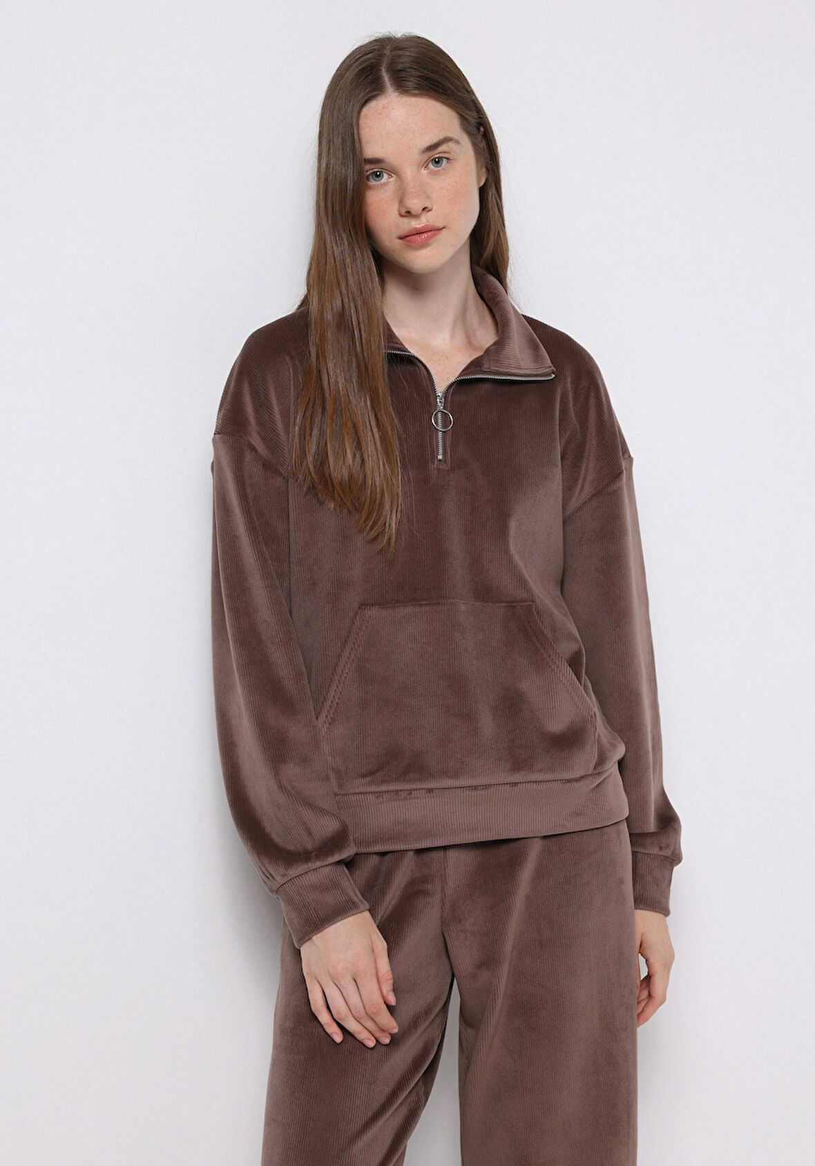 Regular Fit Polo Yaka Nakışlı Kadın Kahverengi Sweatshirt