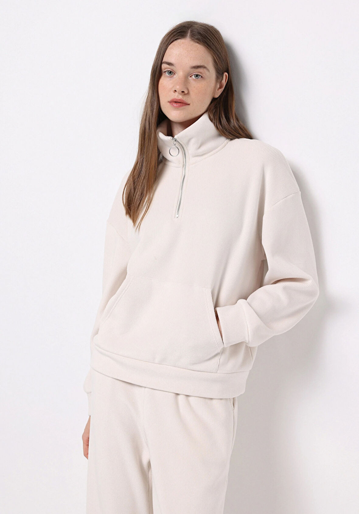 Regular Fit Polo Yaka Nakışlı Kadın Ekru Sweatshirt