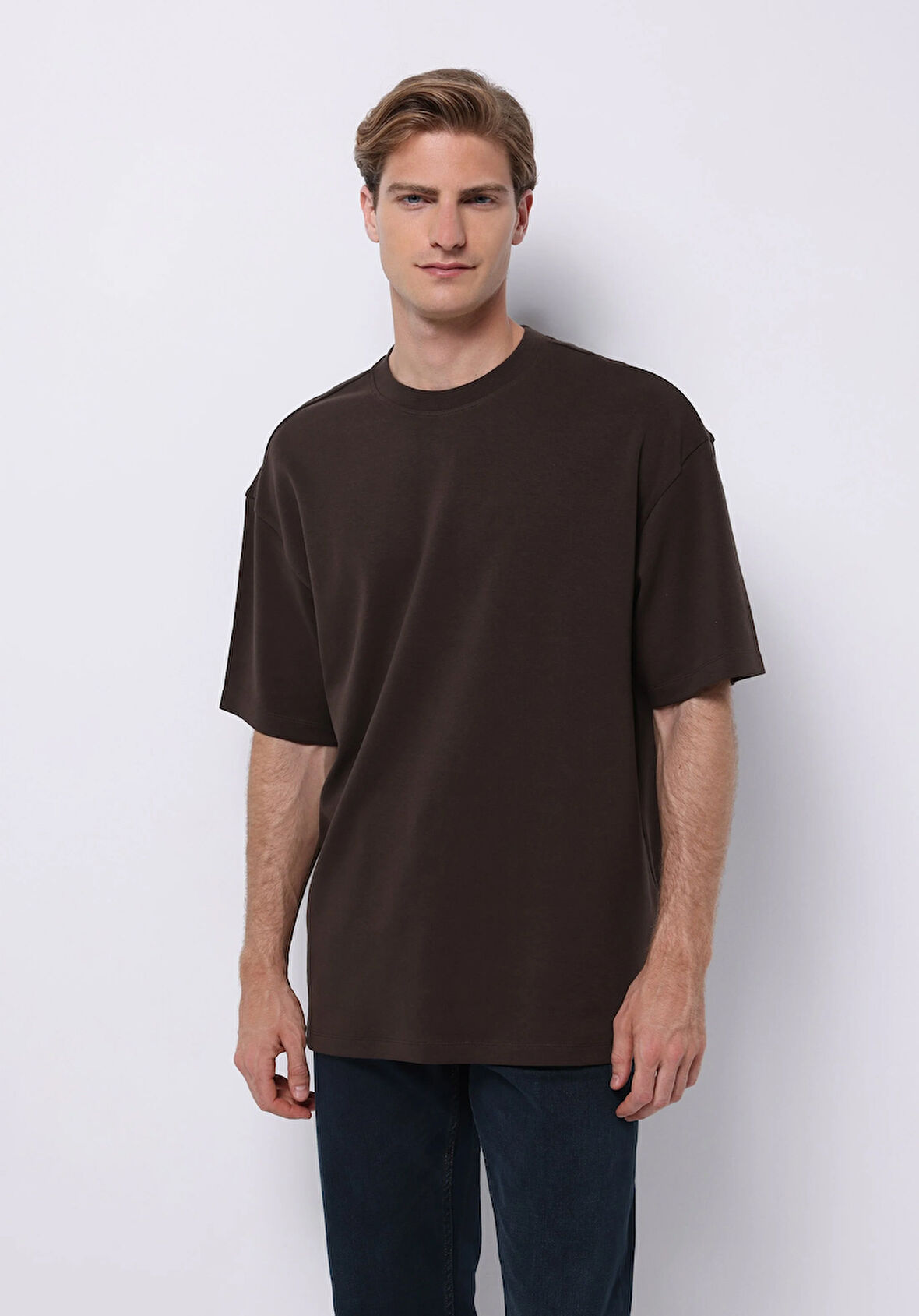 Oversize Fit Yuvarlak Yaka Düz Erkek Kahverengi Kısa Kol Tişört