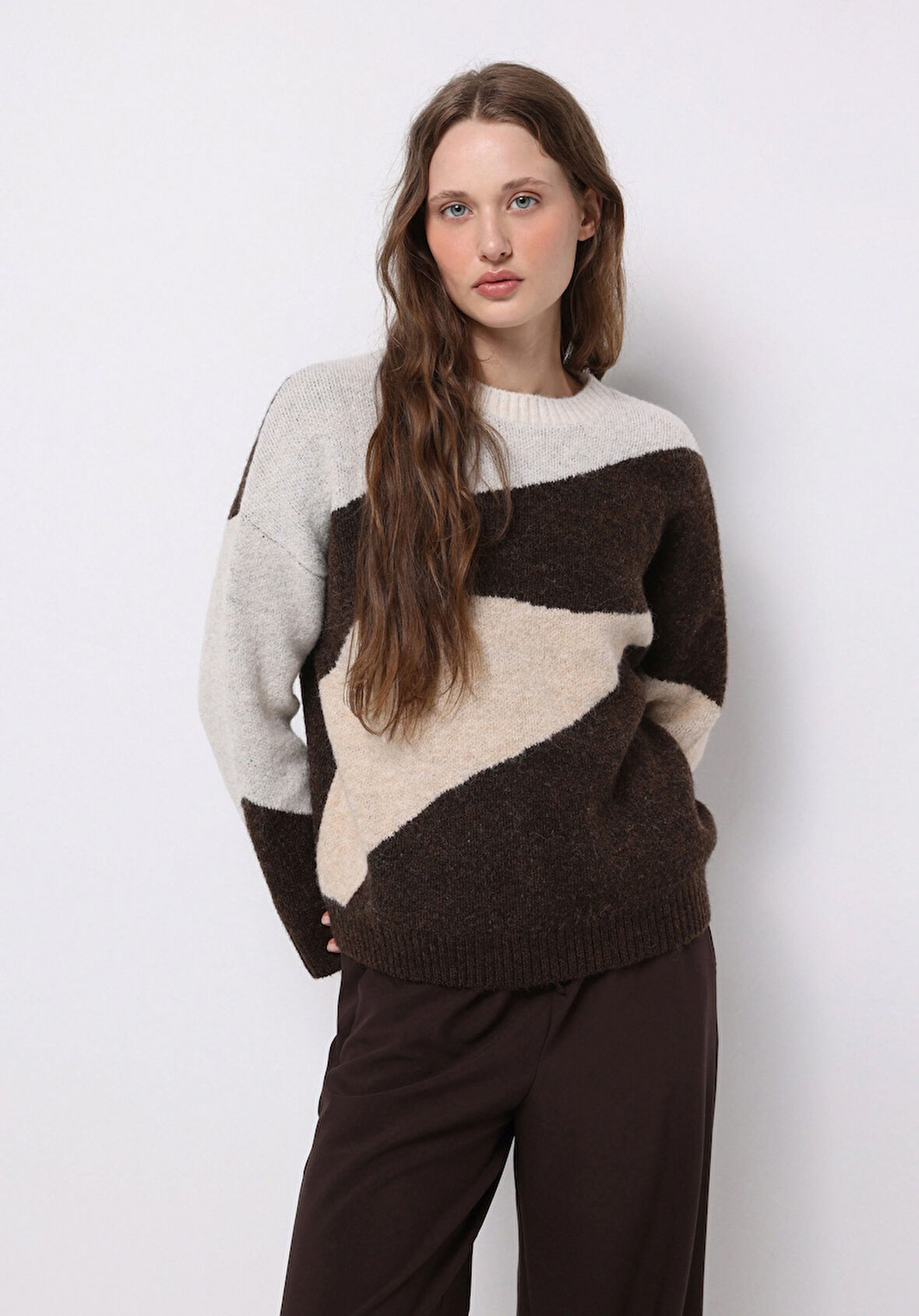 Regular Fit Yuvarlak Yaka Baskılı Kadın Çok Renkli Kazak