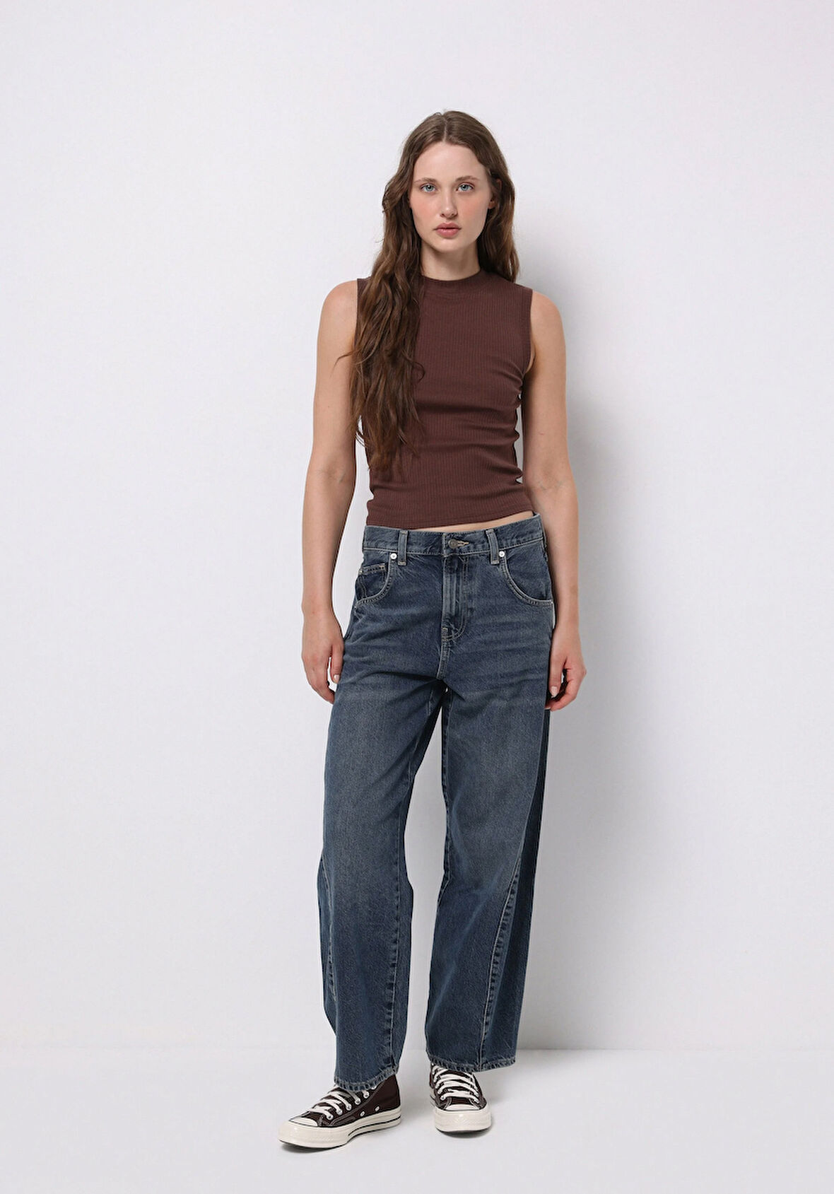 Loose Fit Yüksel Bel Daralan Paça Kadın İndigo Jean Pantolon