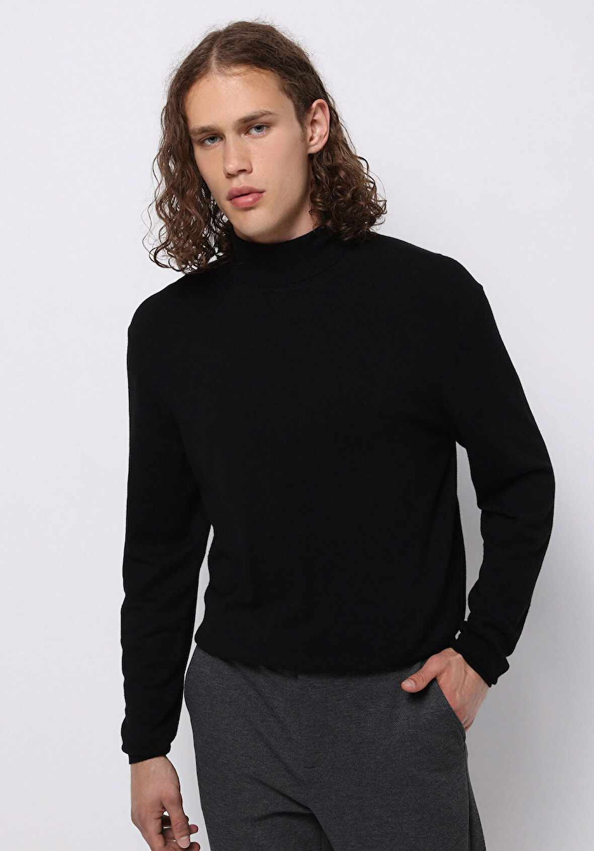 Regular Fit Turtle Neck Jakarlı Erkek Siyah Kazak