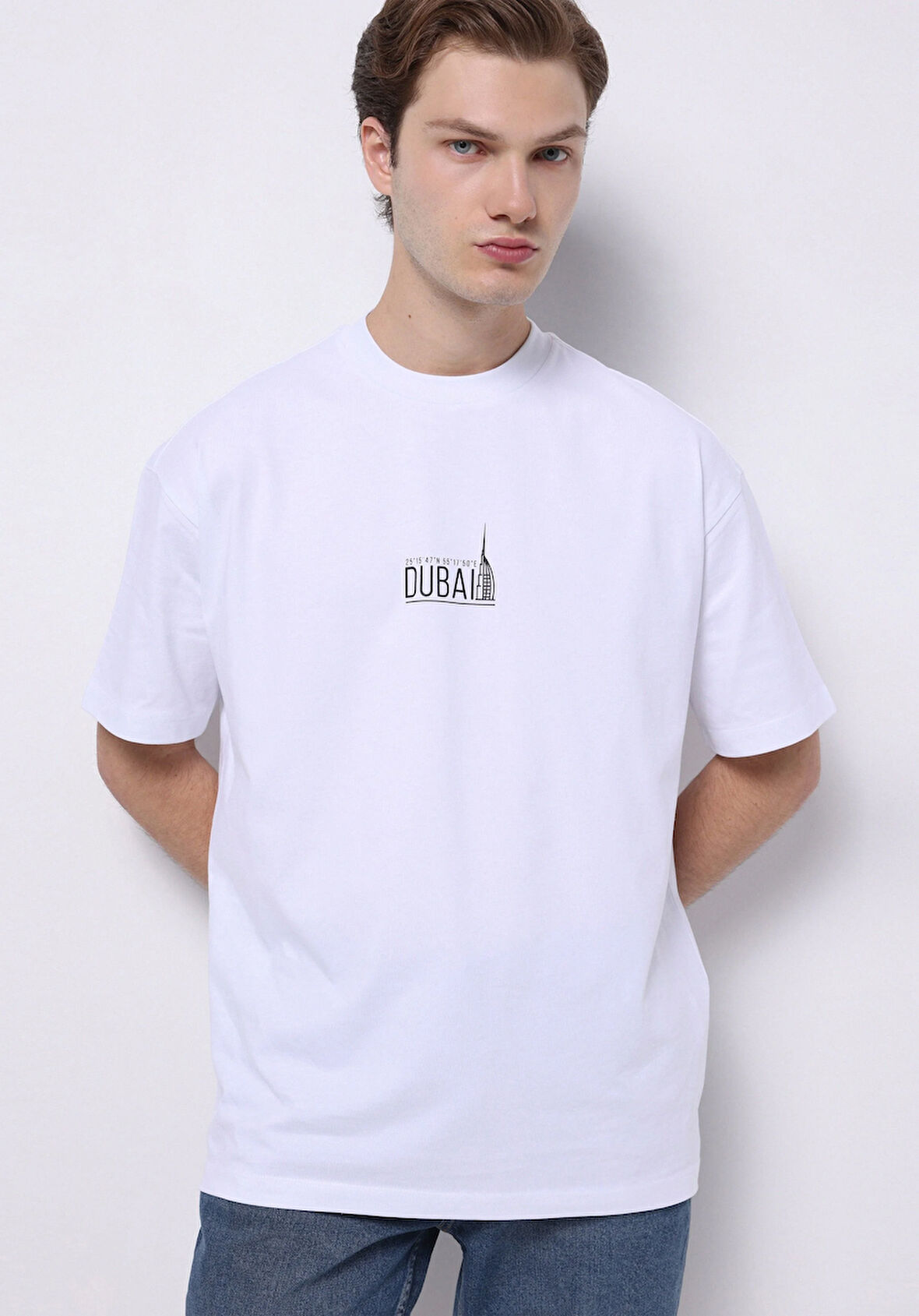 Comfort Fit Yuvarlak Yaka Düz Erkek Beyaz Kısa Kol Tişört