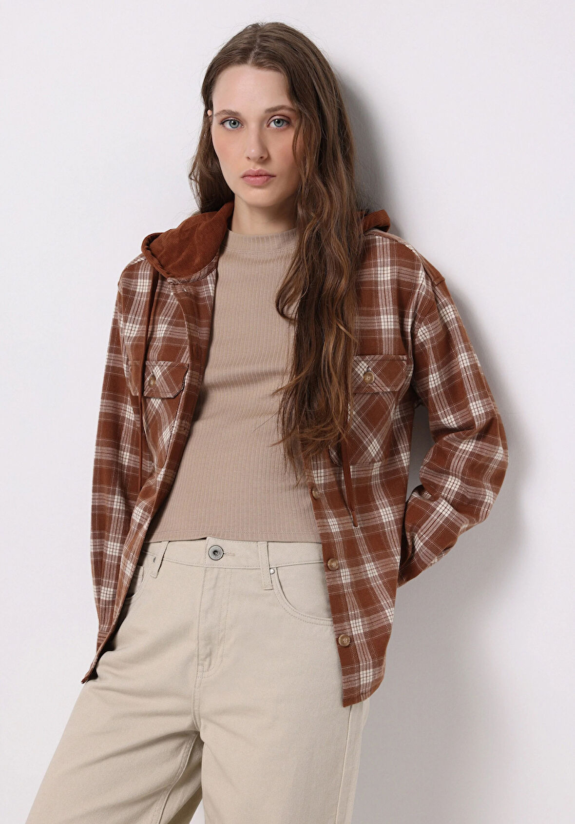 Regular Fit Kapüşonlu Ekoseli Kadın Bej Uzun Kol Gömlek