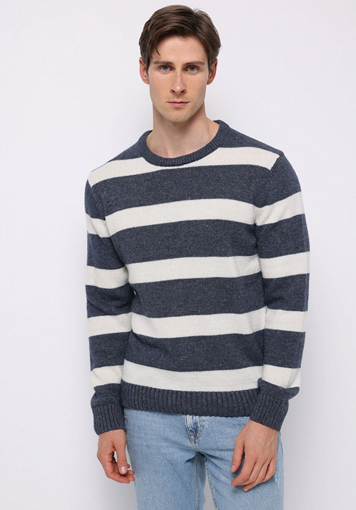 Regular Fit Yuvarlak Yaka Jakarlı Erkek Lacivert Kazak