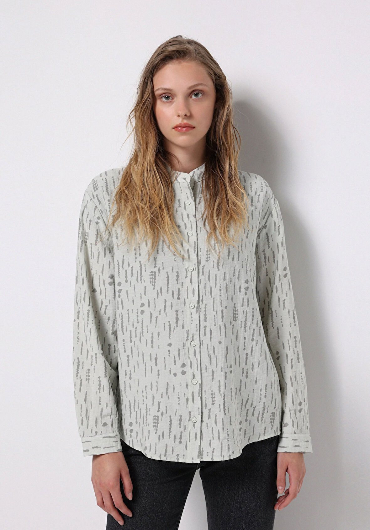 Regular Fit Hakim Yaka Baskılı Kadın Yeşil Uzun Kol Gömlek