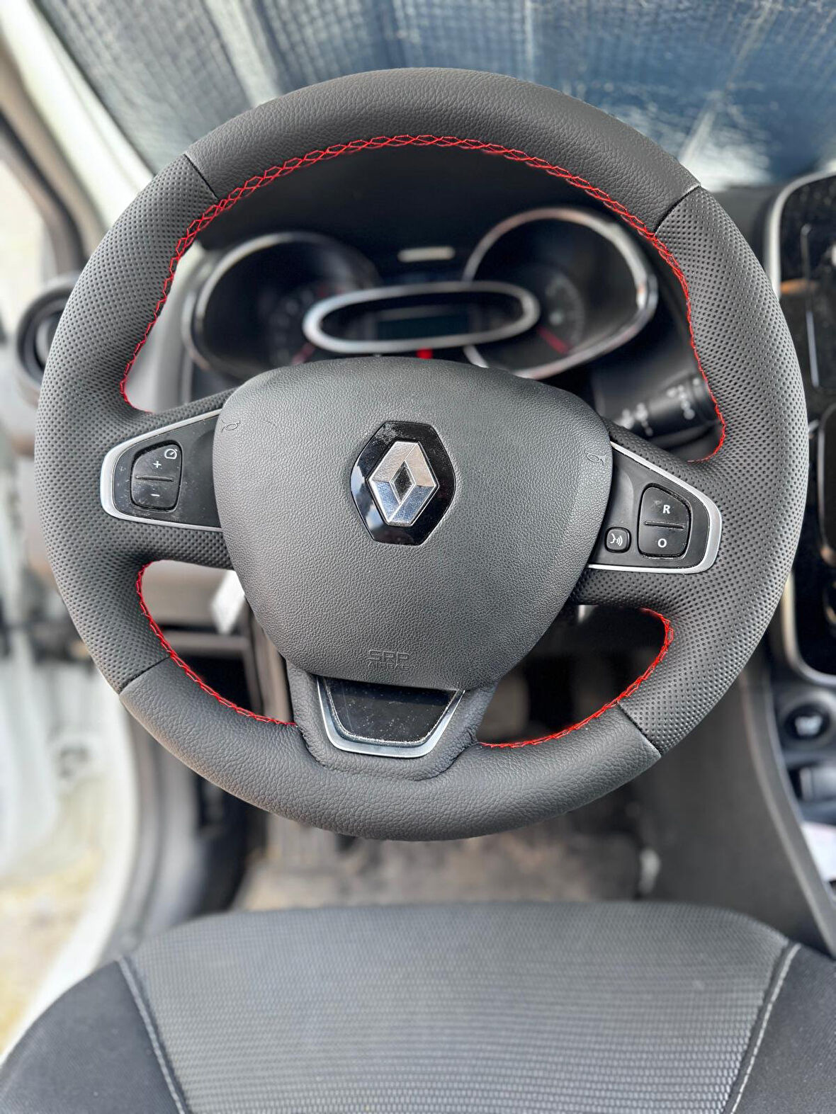 Renault Clio 4,5 Gt Line Araca Özel DİKMELİ Direksiyon Kılıfı(AÇIKLAMAYI OKUYUNUZ)