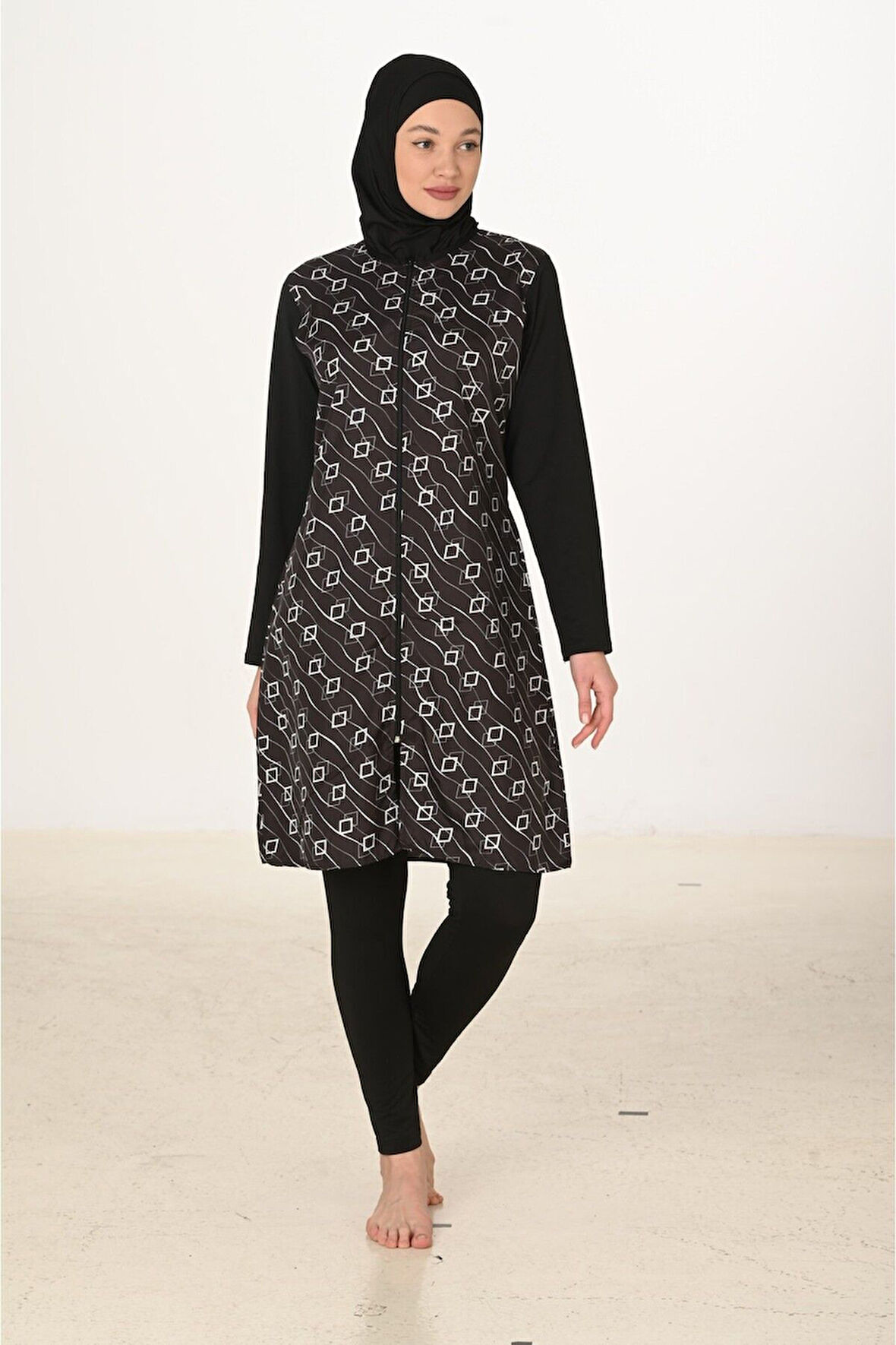 Geometrik Desenli Siyah Tam Kapalı Tesettür Mayo - Fermuarlı Üç Parça Takım