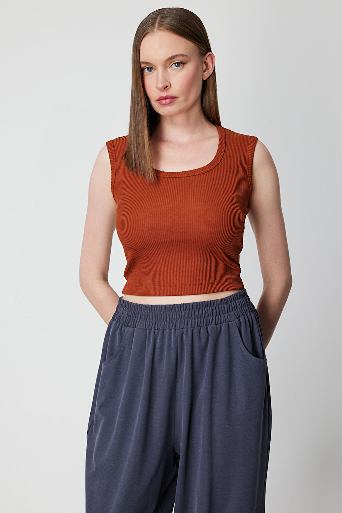 ON TRİKO Fitilli Kolsuz Crop Bluz 61396