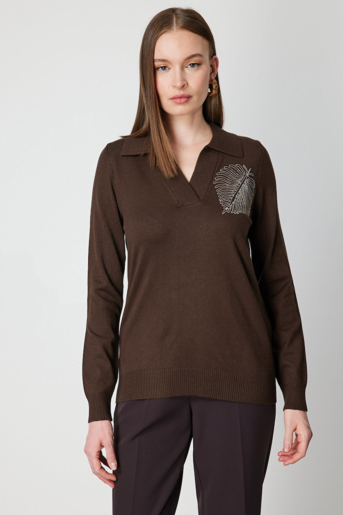 ON TRİKO Omzu Zincirli Yaprak Detaylı Triko Kazak 65334-26k