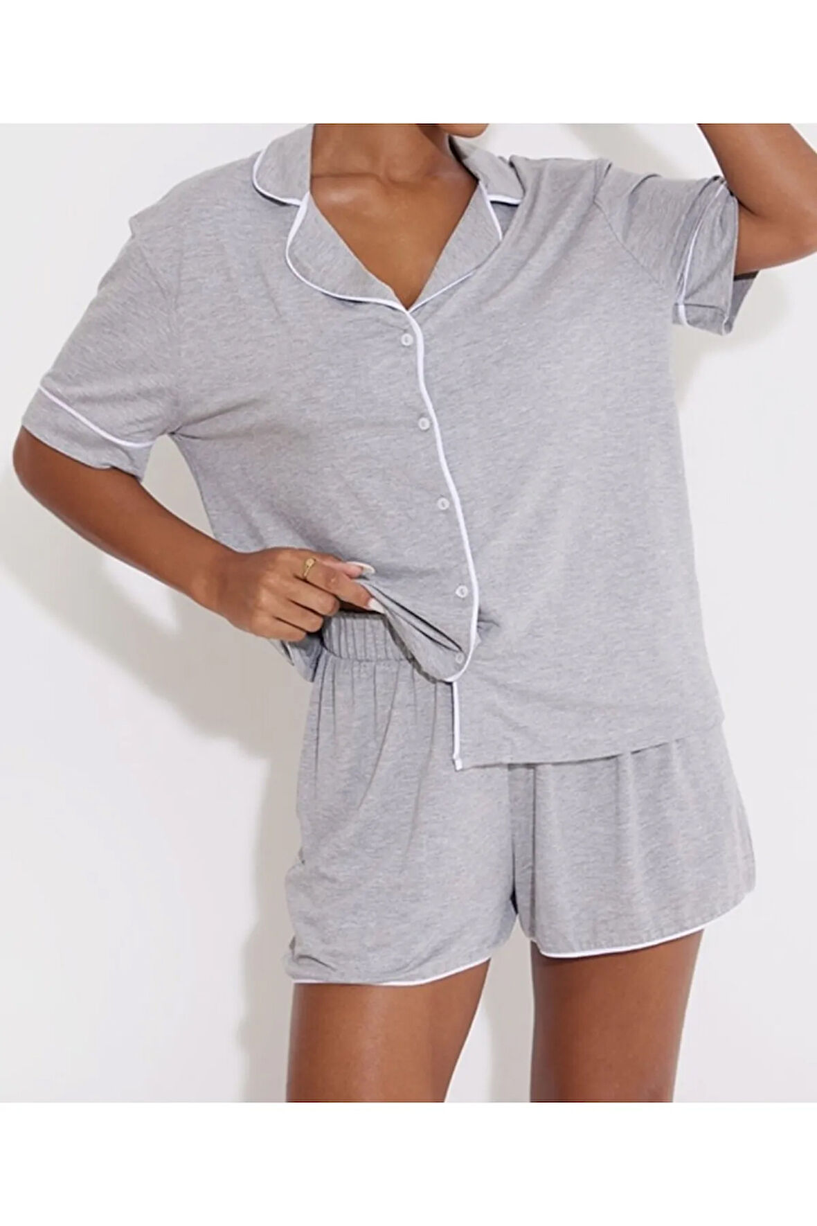 Düğmeli Biyeli Şortlu Pijama Takımı