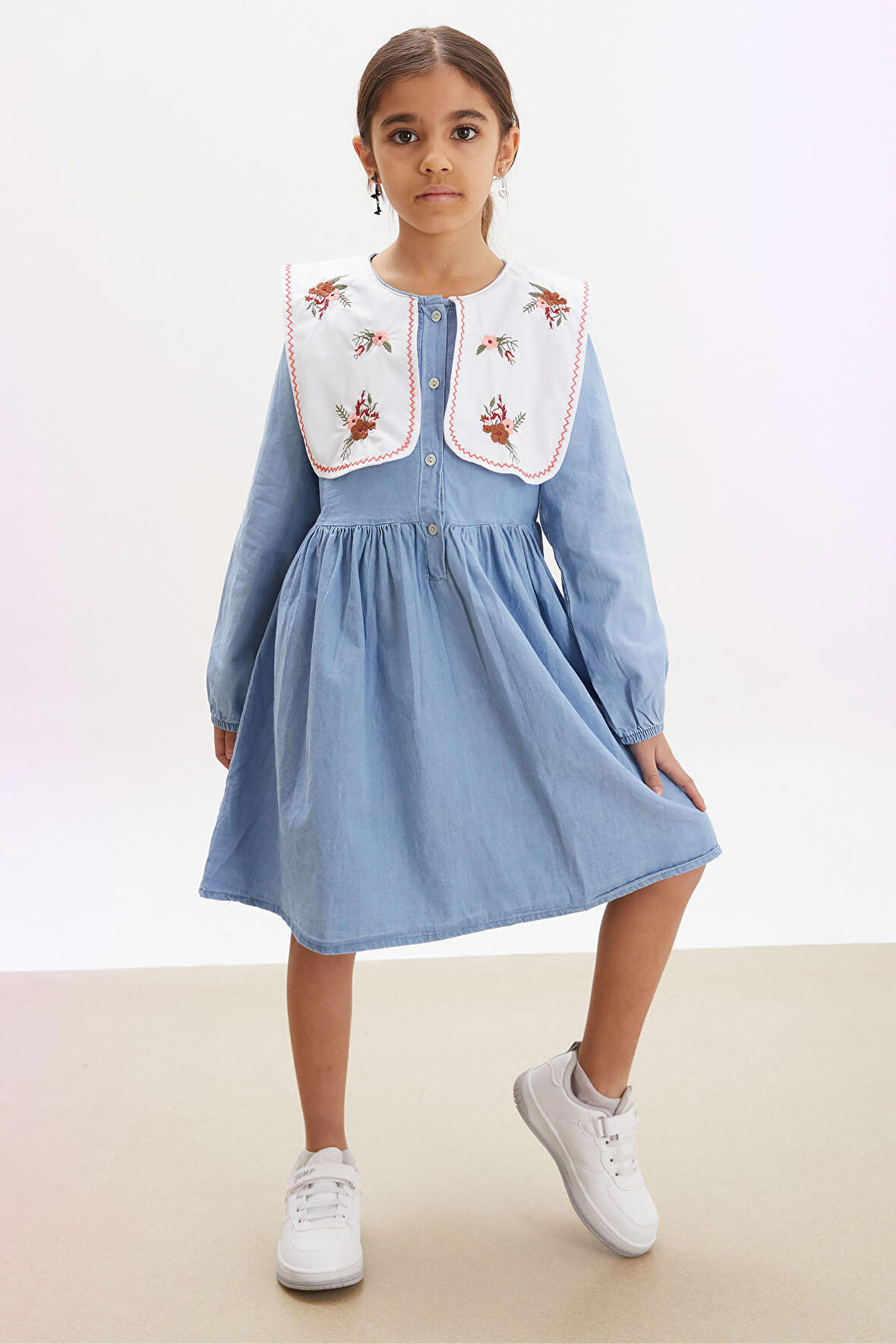 Mavi Çiçek Nakışlı Bebe Yaka Kız Çocuk Jean Elbise 17940