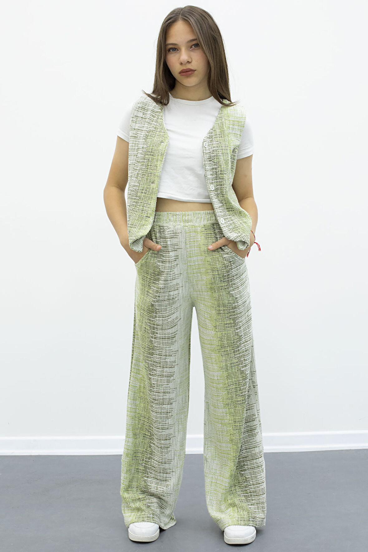 Haki Düğmeli Yelekli Geniş Paça Kuşaklı Pantolonlu Kız Çocuk 2li Takım 21009