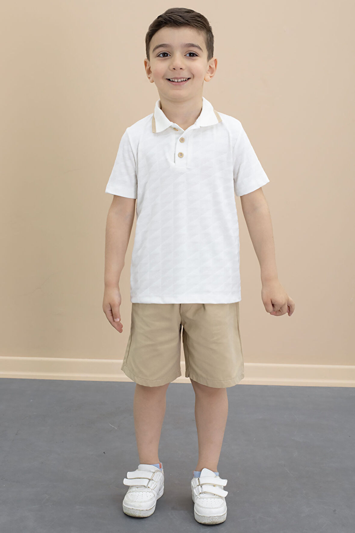 Bej Polo Yaka Düğmeli Tişörtlü Erkek Çocuk Şortlu 2li Takım 21104