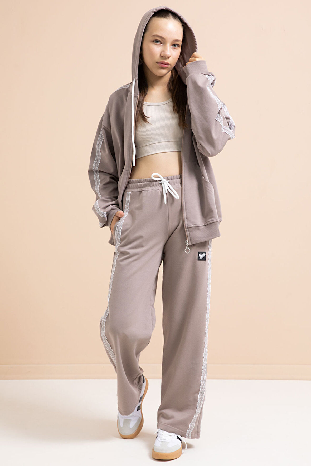 Kahverengi Dantel Şeritli Hırkalı Kız Çocuk 2li Eşofman Takımı 21245