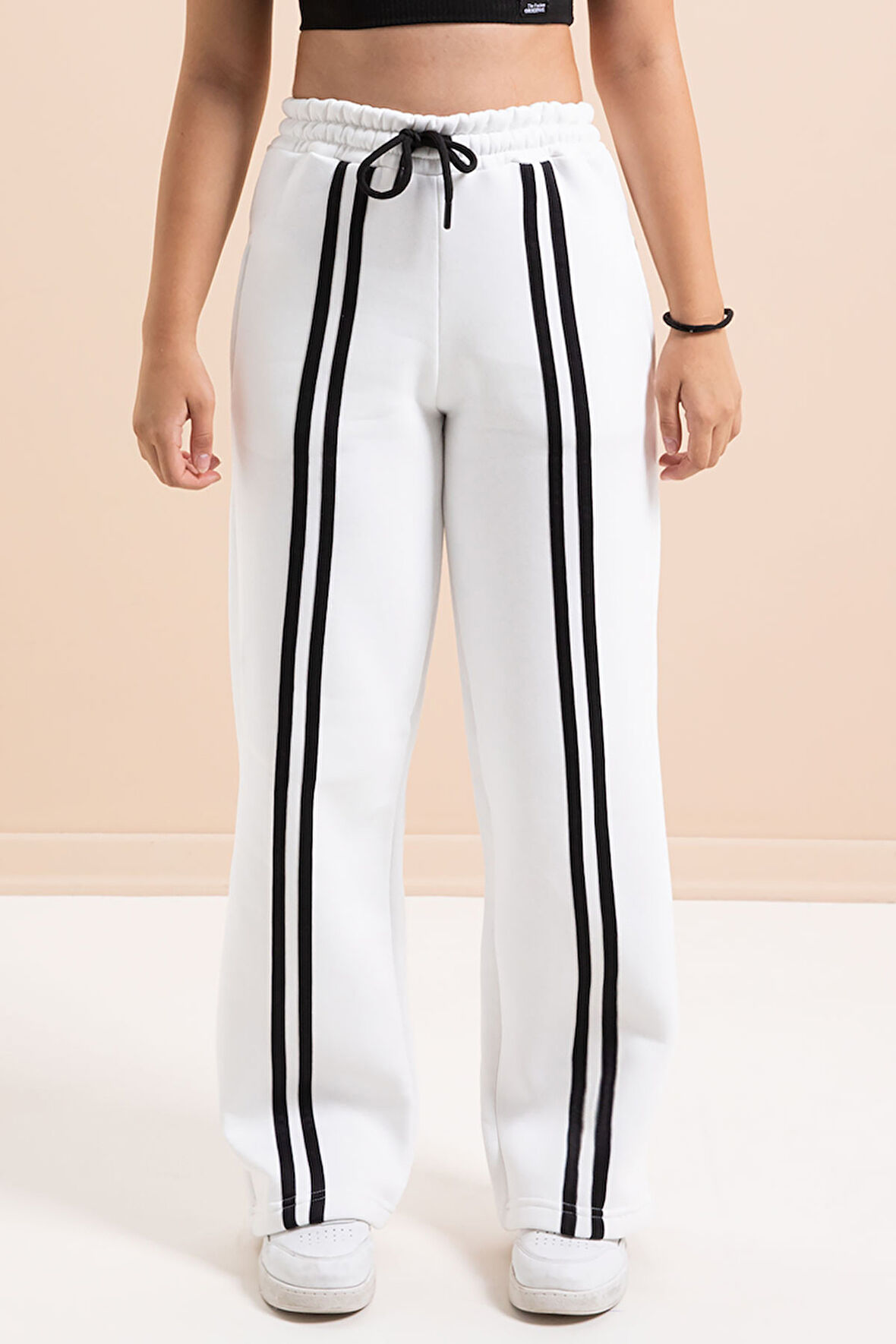 Beyaz Önü Şeritli Geniş Paça Şardonlu Kız Çocuk Basic Eşofman Altı 21277